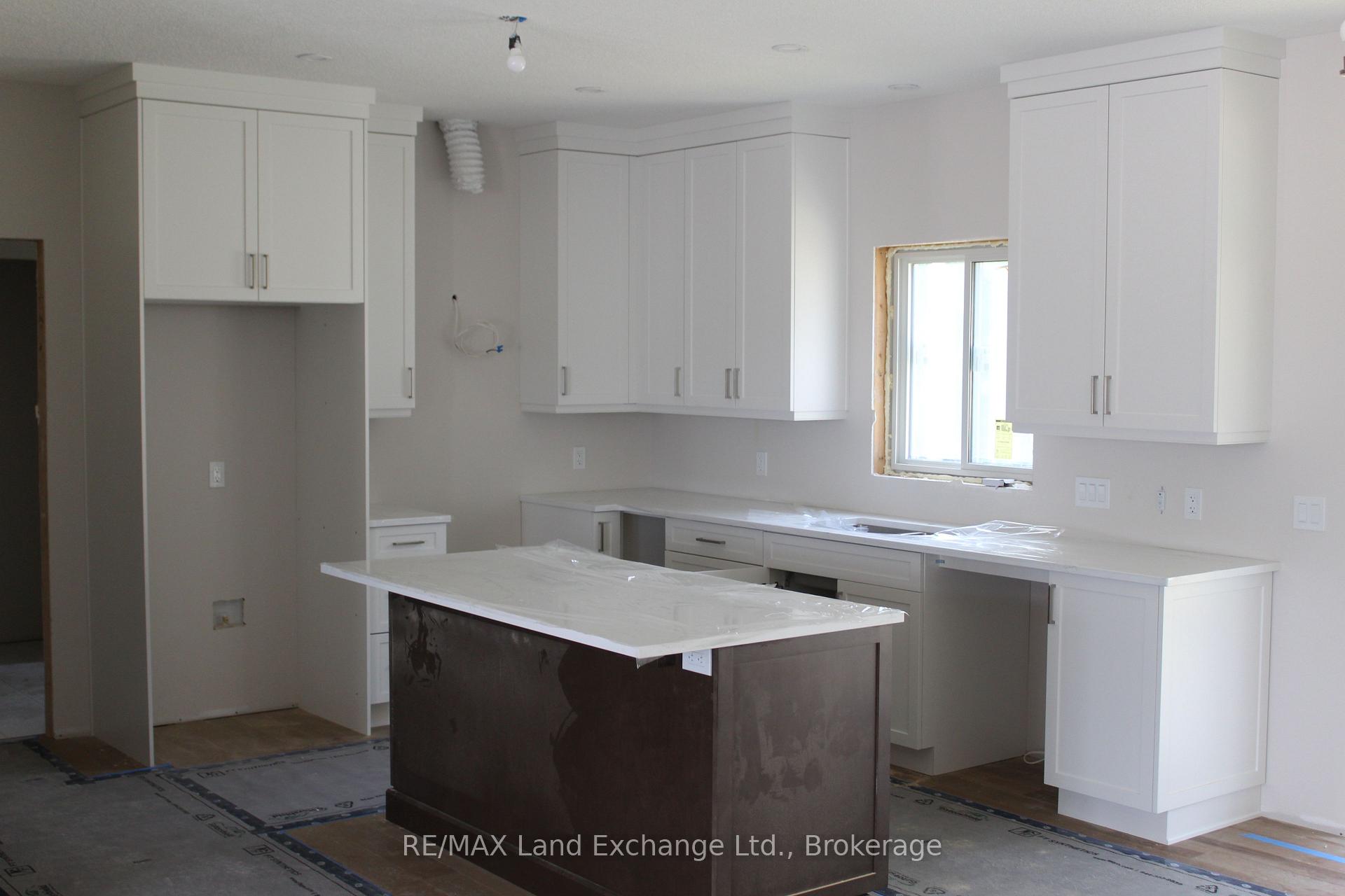 772 CAMPBELL Avenue, Kincardine — photo 3 of 5