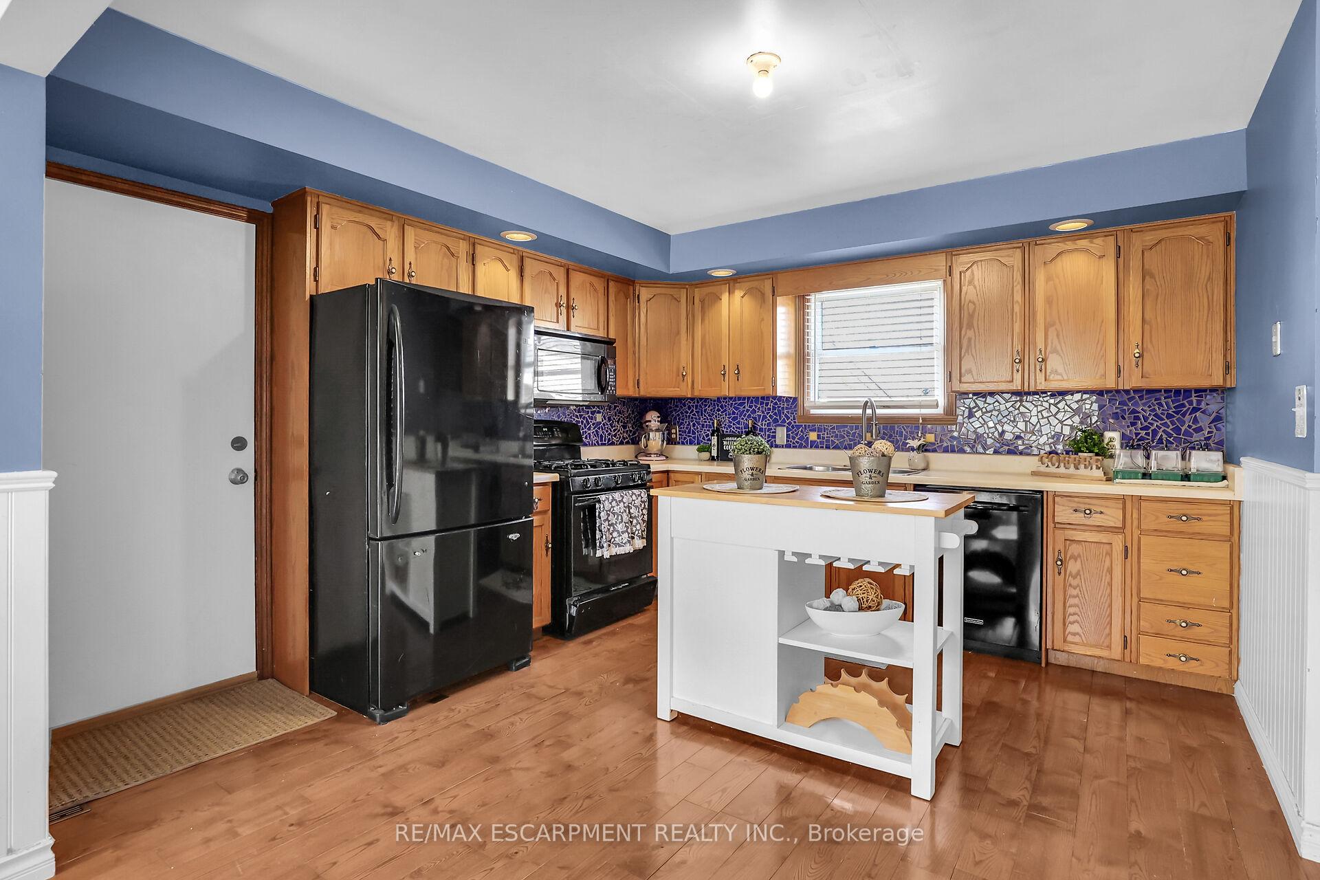5001 Hillside Drive, Lincoln — photo 4 of 5