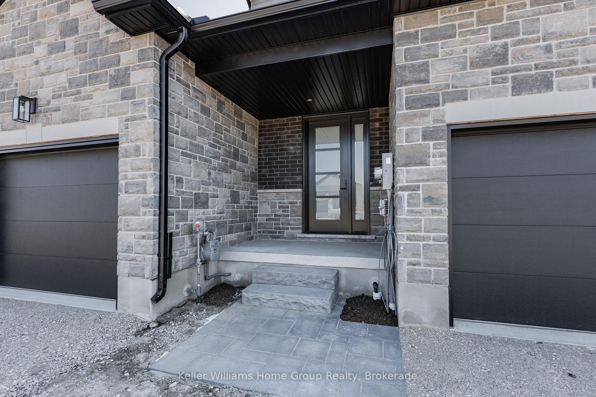 25 Halls Drive, Centre Wellington — photo 4 of 5