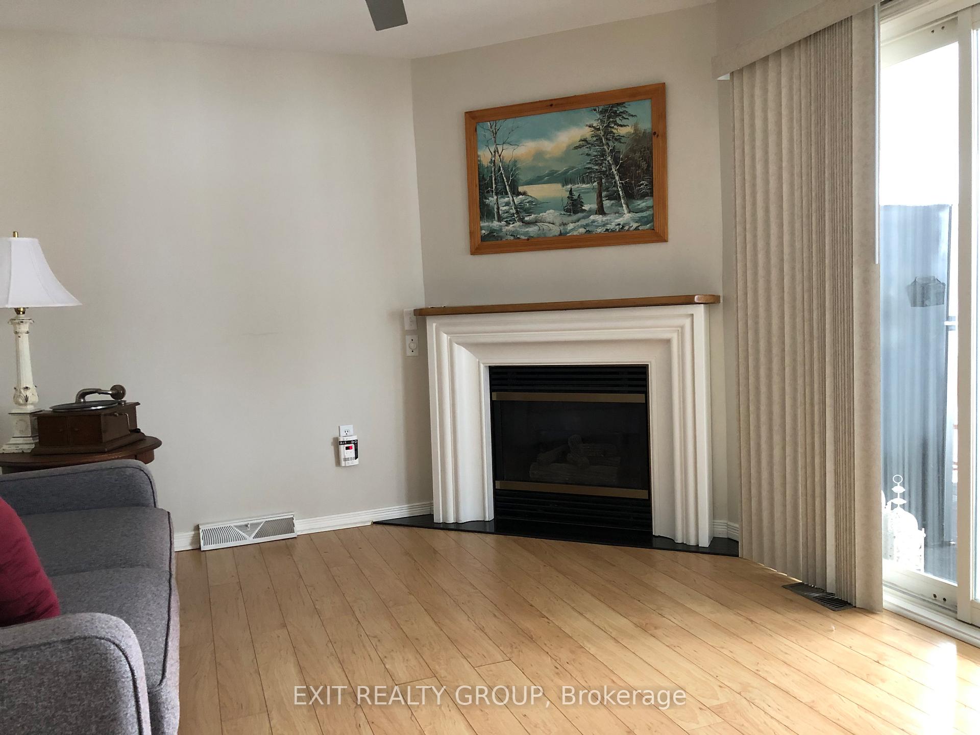 9 Empire Boulevard, Prince Edward County — photo 4 of 5