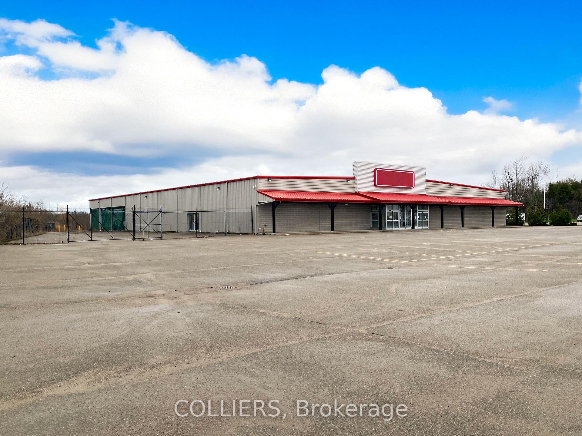 231 Lombard Street, Smiths Falls — photo 4 of 5