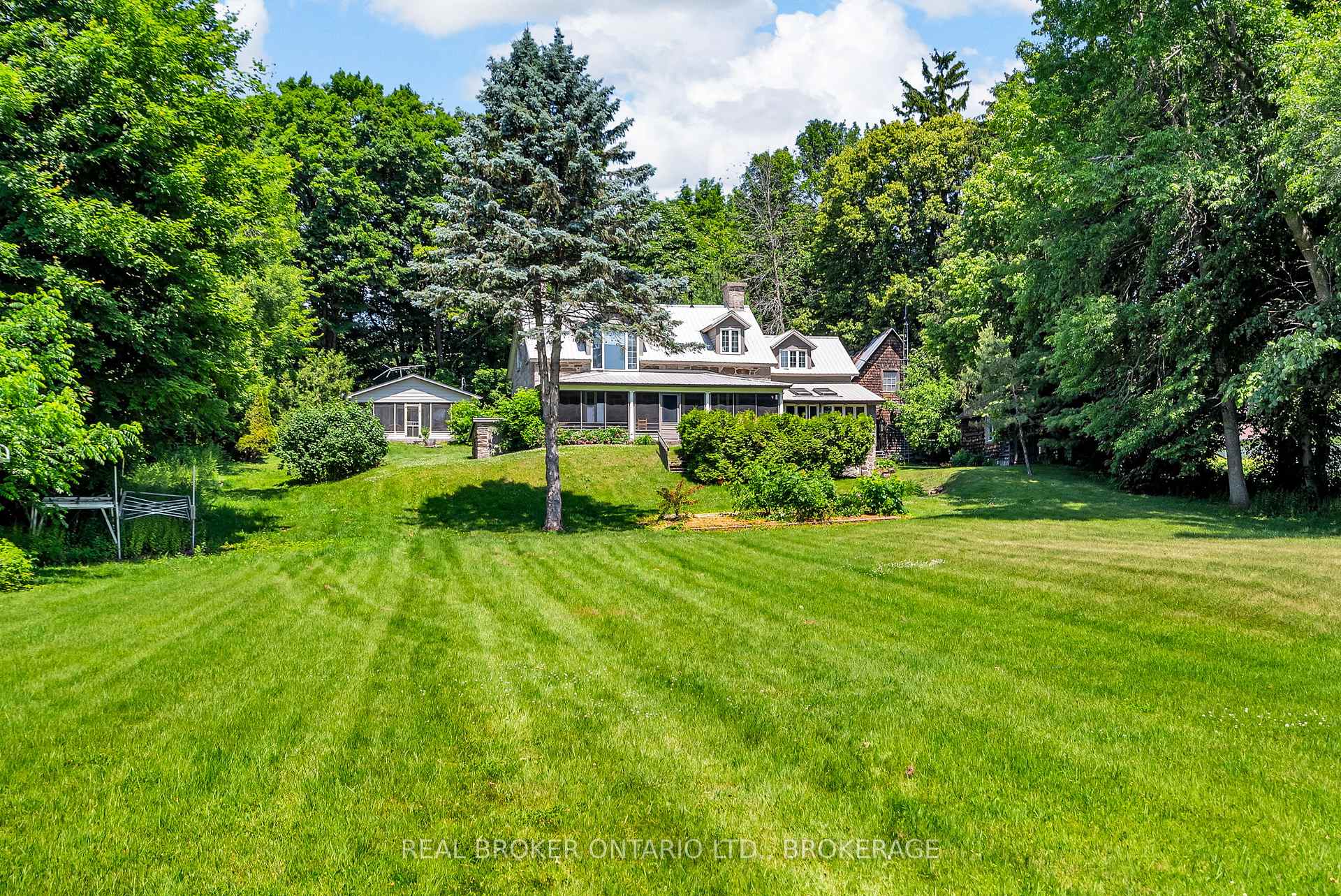 20824 South Service Road, South Glengarry — photo 2 of 5