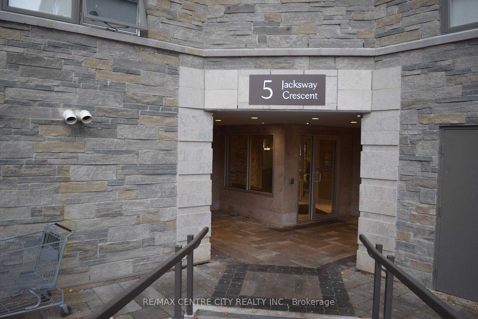 5 Jacksway Crescent 207, London North, ON N5X 3T6