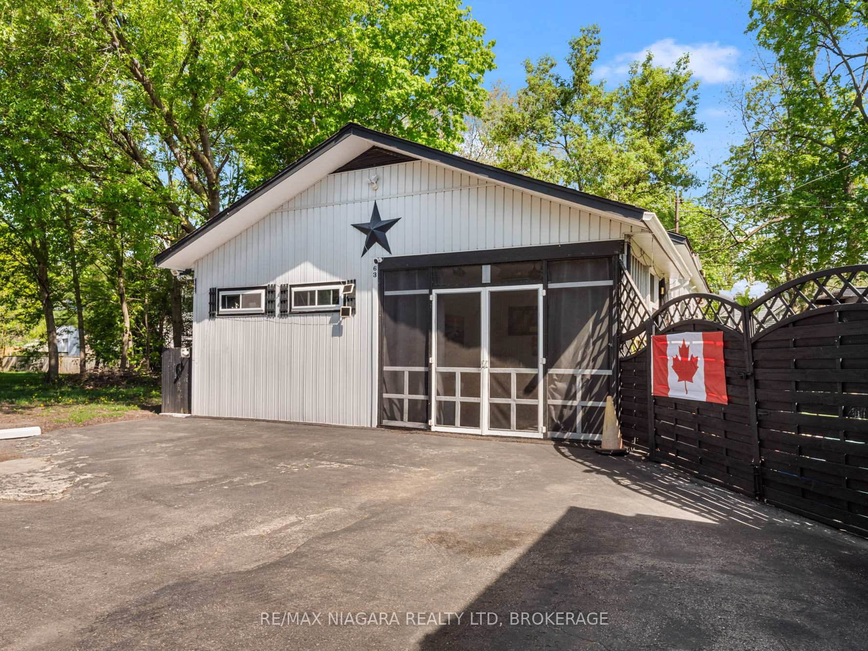 61 Queen Street, Fort Erie — photo 4 of 5