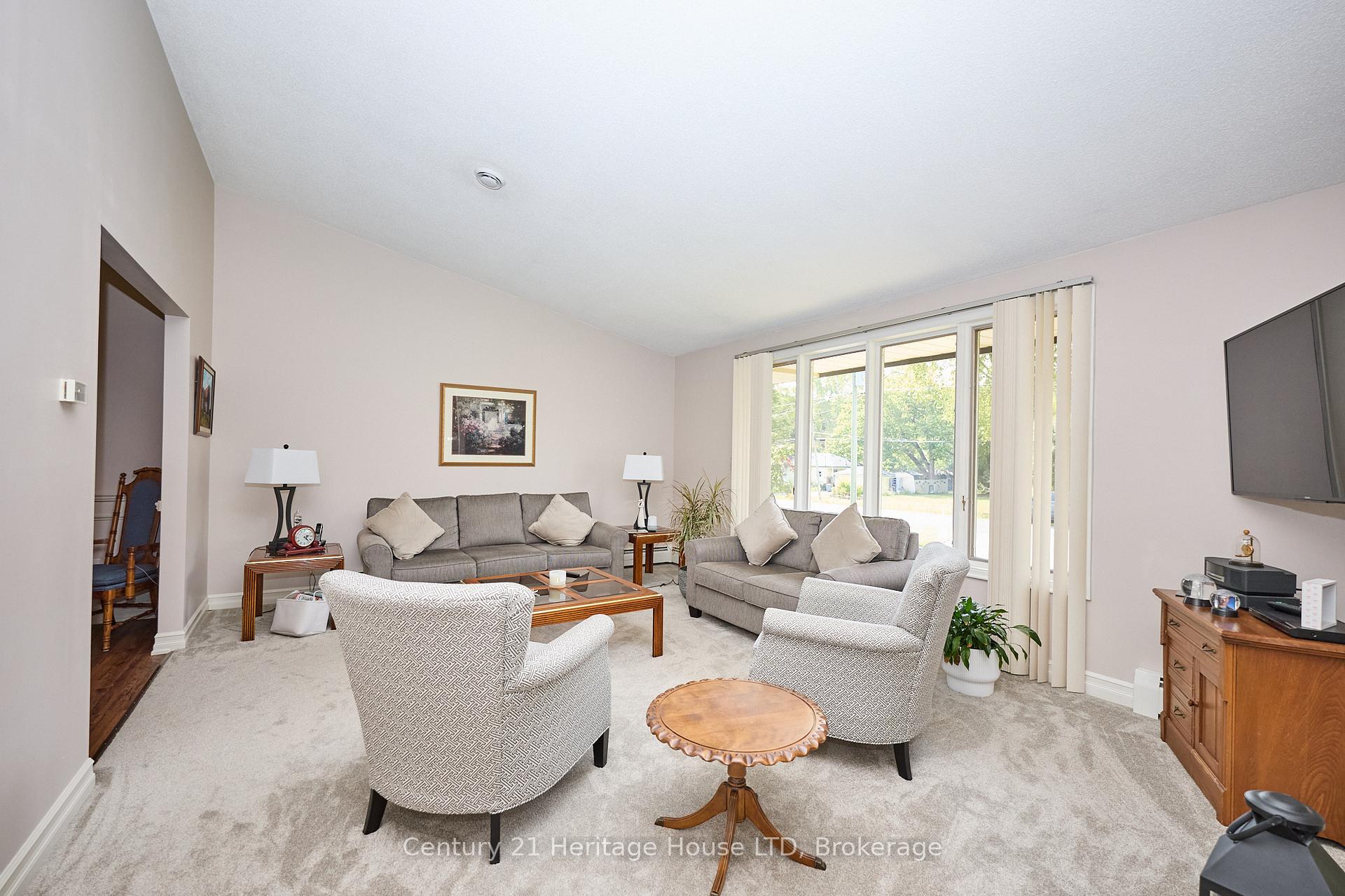 544 Rosehill Road, Fort Erie — photo 2 of 5