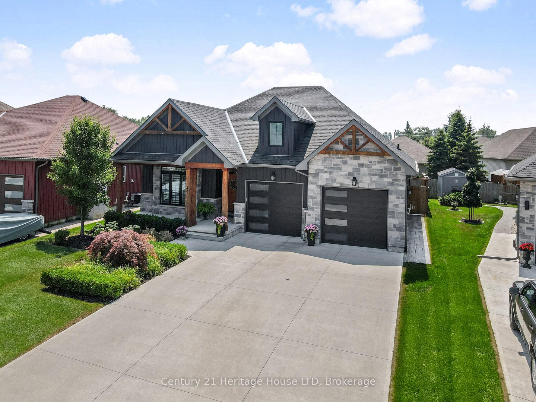 281 REGATTA Drive, Welland — photo 3 of 5