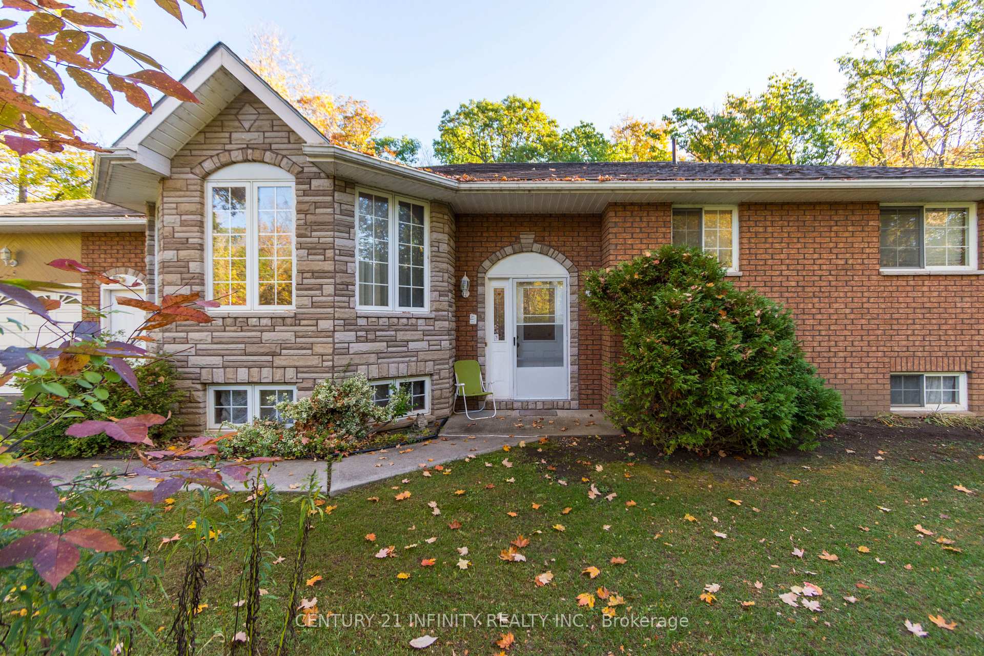 37 Riverside Drive, Trent Hills — photo 2 of 5