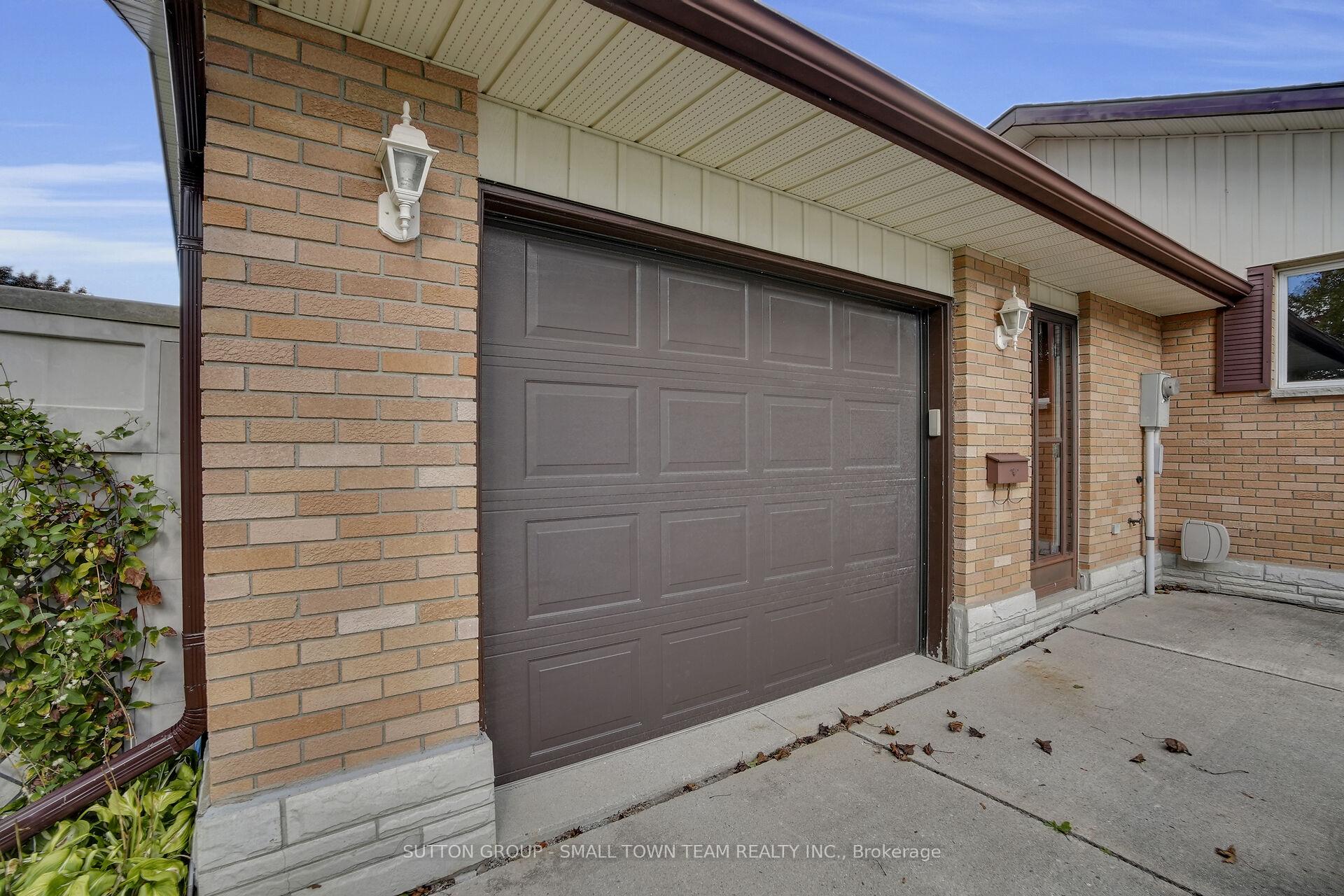 110 John Street W, South Huron — photo 4 of 5