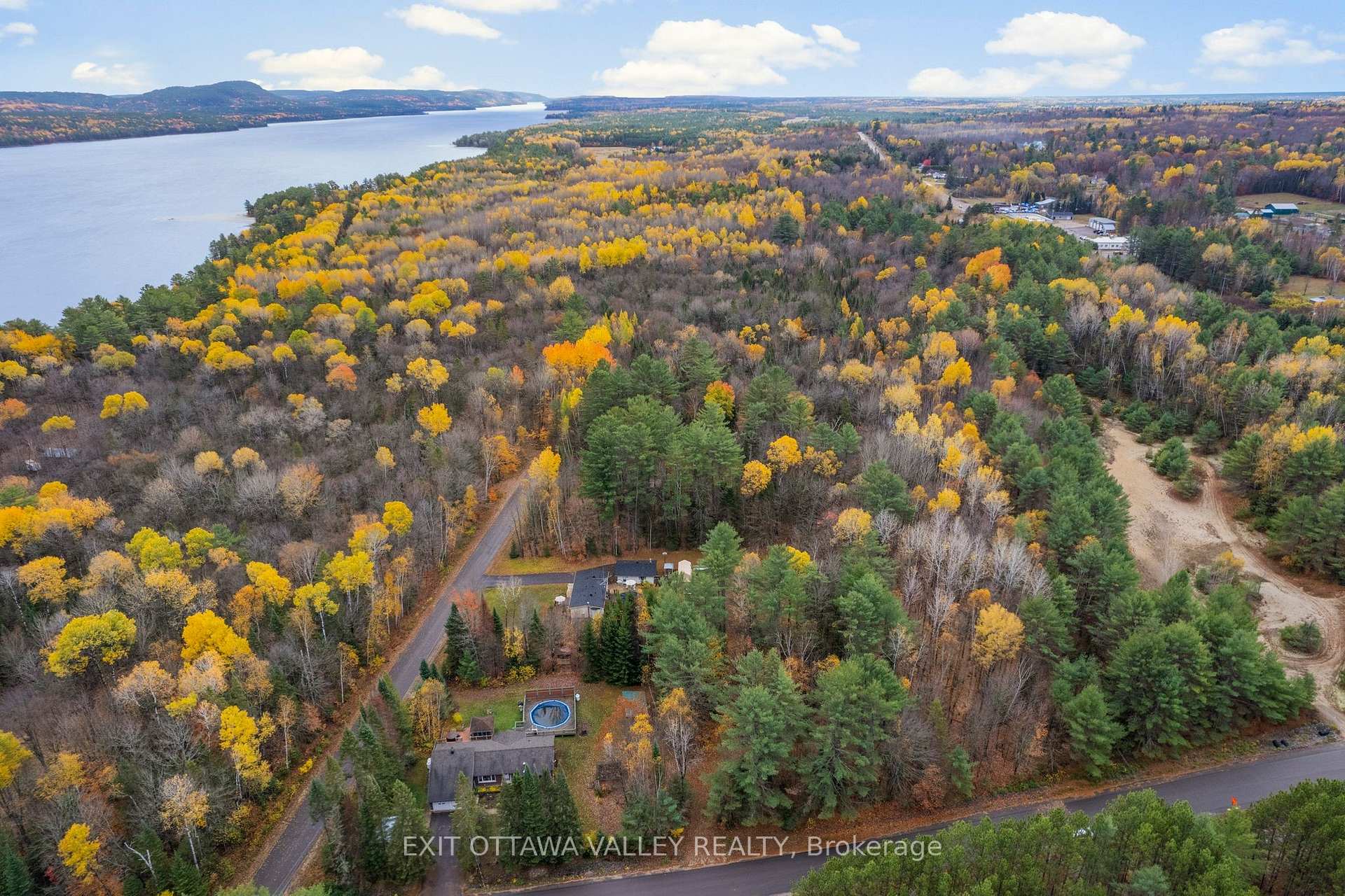 Part 5 Red Deer Avenue, Deep River — photo 5 of 5