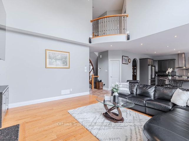 507 Kochar Drive, Mooneys Bay - Carleton Heights and Area — photo 5 of 5
