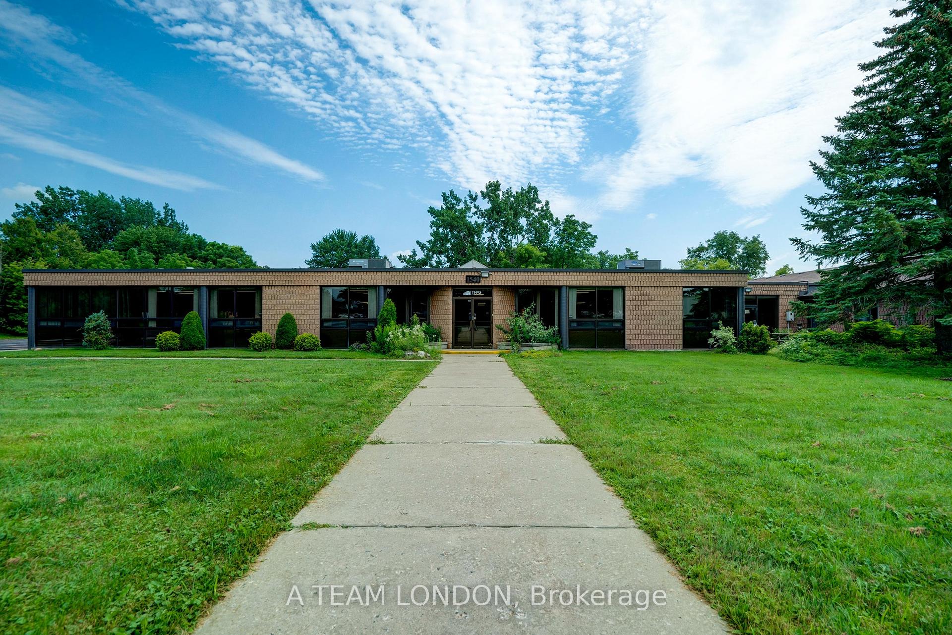1540 North Routledge Park, London North, ON N6H 5L6