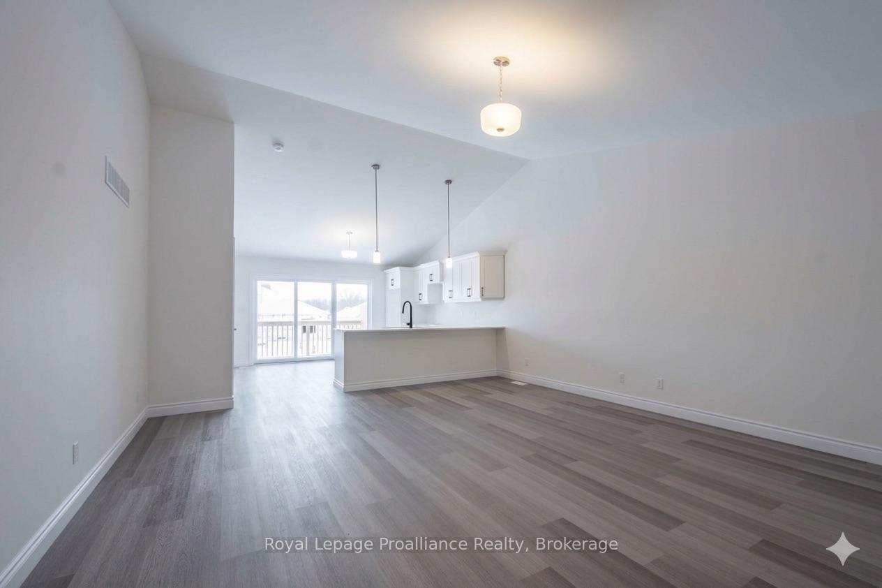 121 Farrington Crescent, Prince Edward County — photo 4 of 5