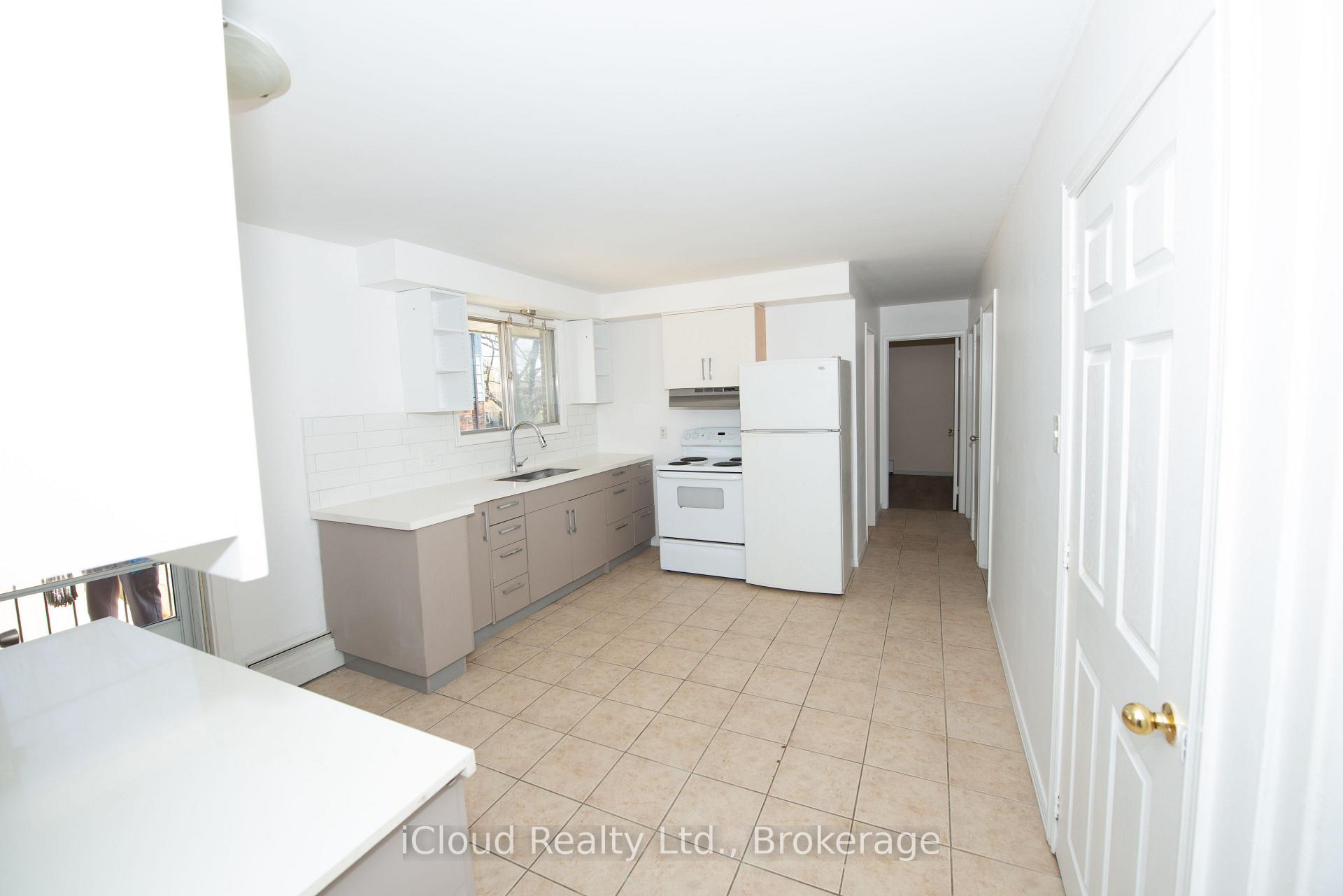 536 Glen Forrest Boulevard, Waterloo — photo 3 of 5