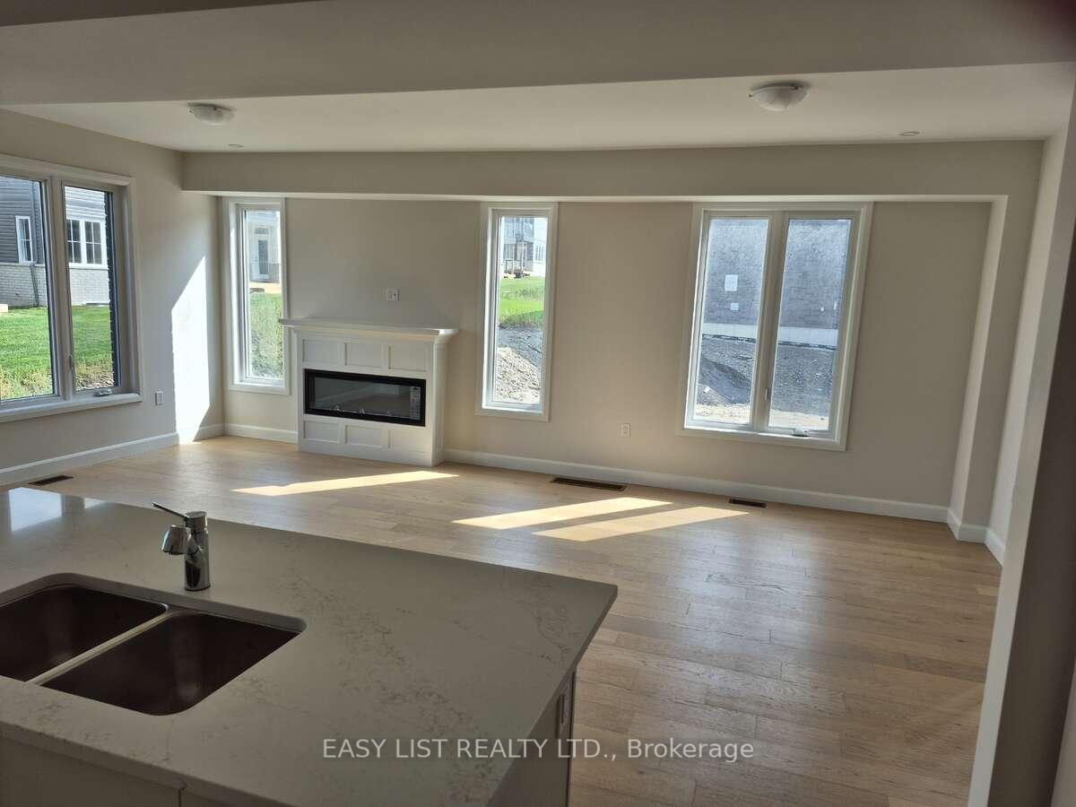 244 O'Neil Street, Peterborough — photo 4 of 5
