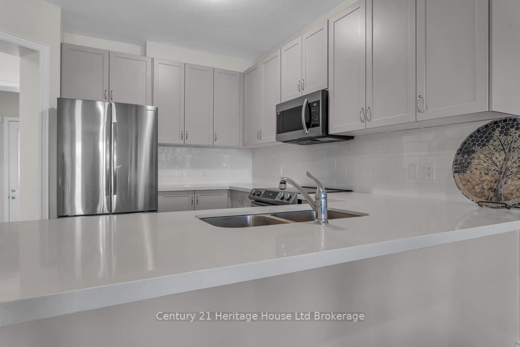 30 Seaton Crescent, Tillsonburg — photo 3 of 5