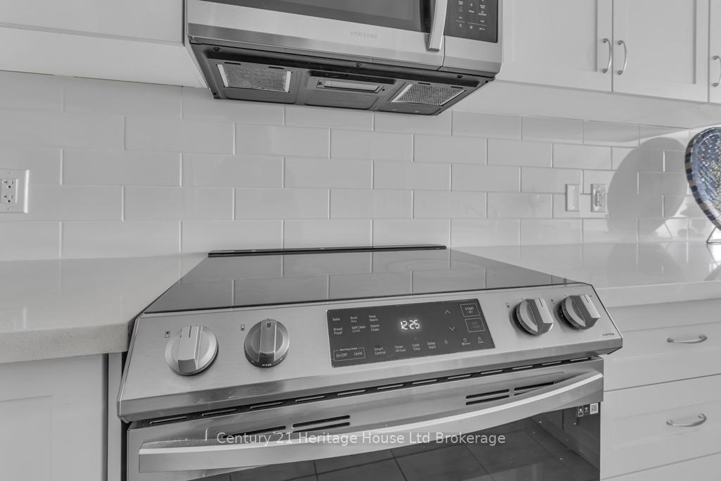 30 Seaton Crescent, Tillsonburg — photo 4 of 5