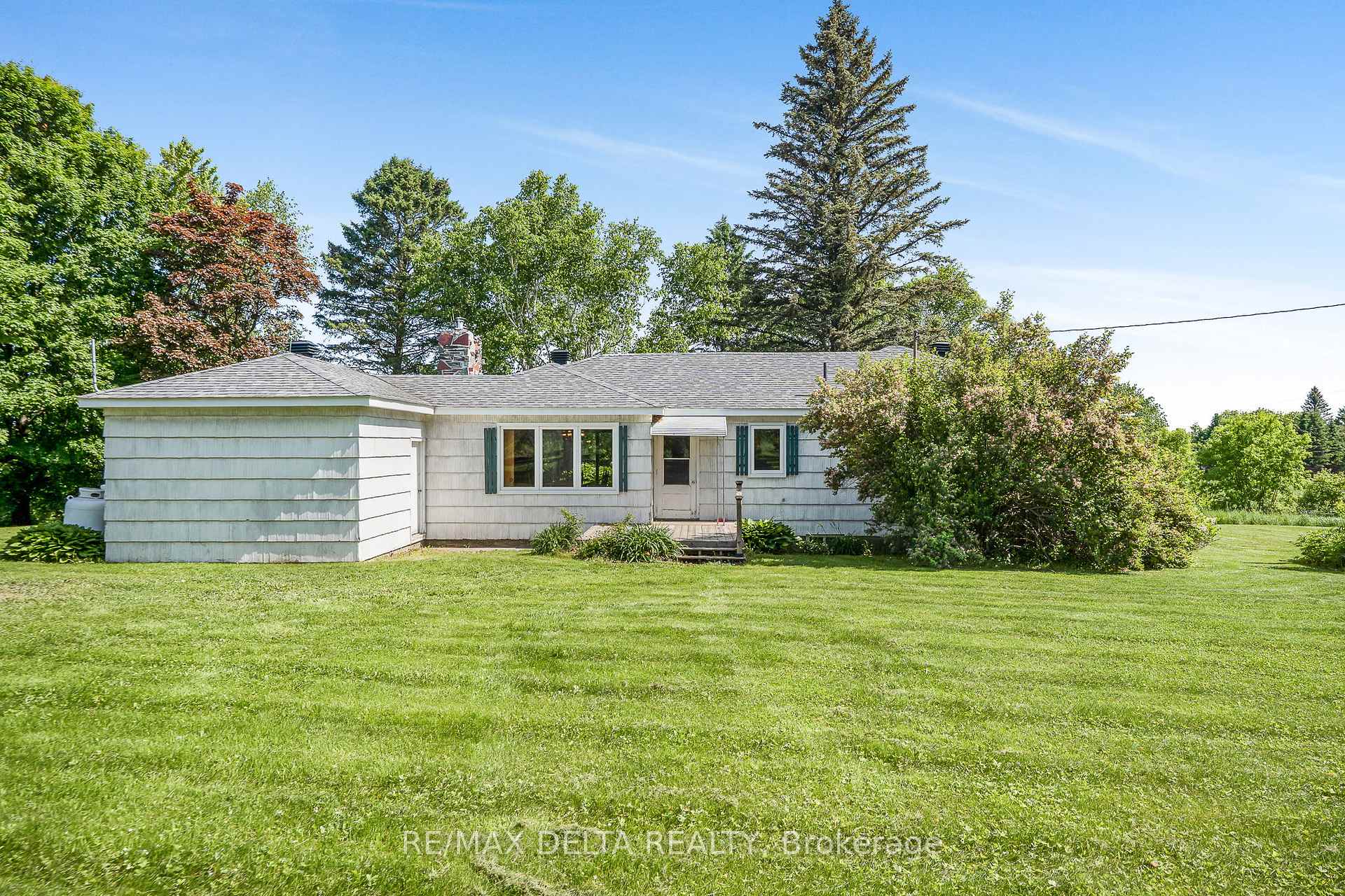 3730 County Rd 10 Road, Champlain — photo 2 of 5