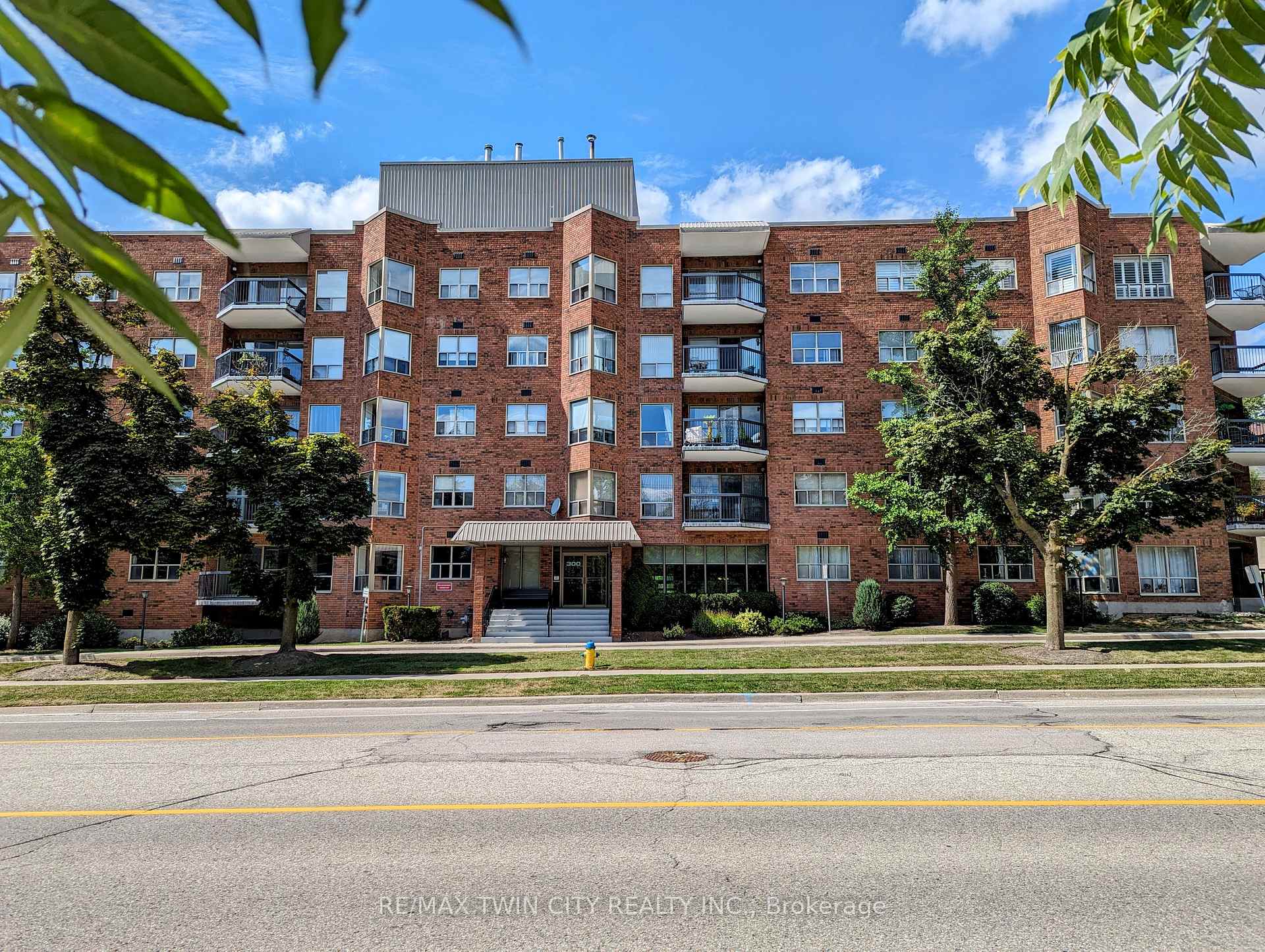 300 Keats Way 407, Waterloo, ON N2L 6E6 — Waterloo, Ontario