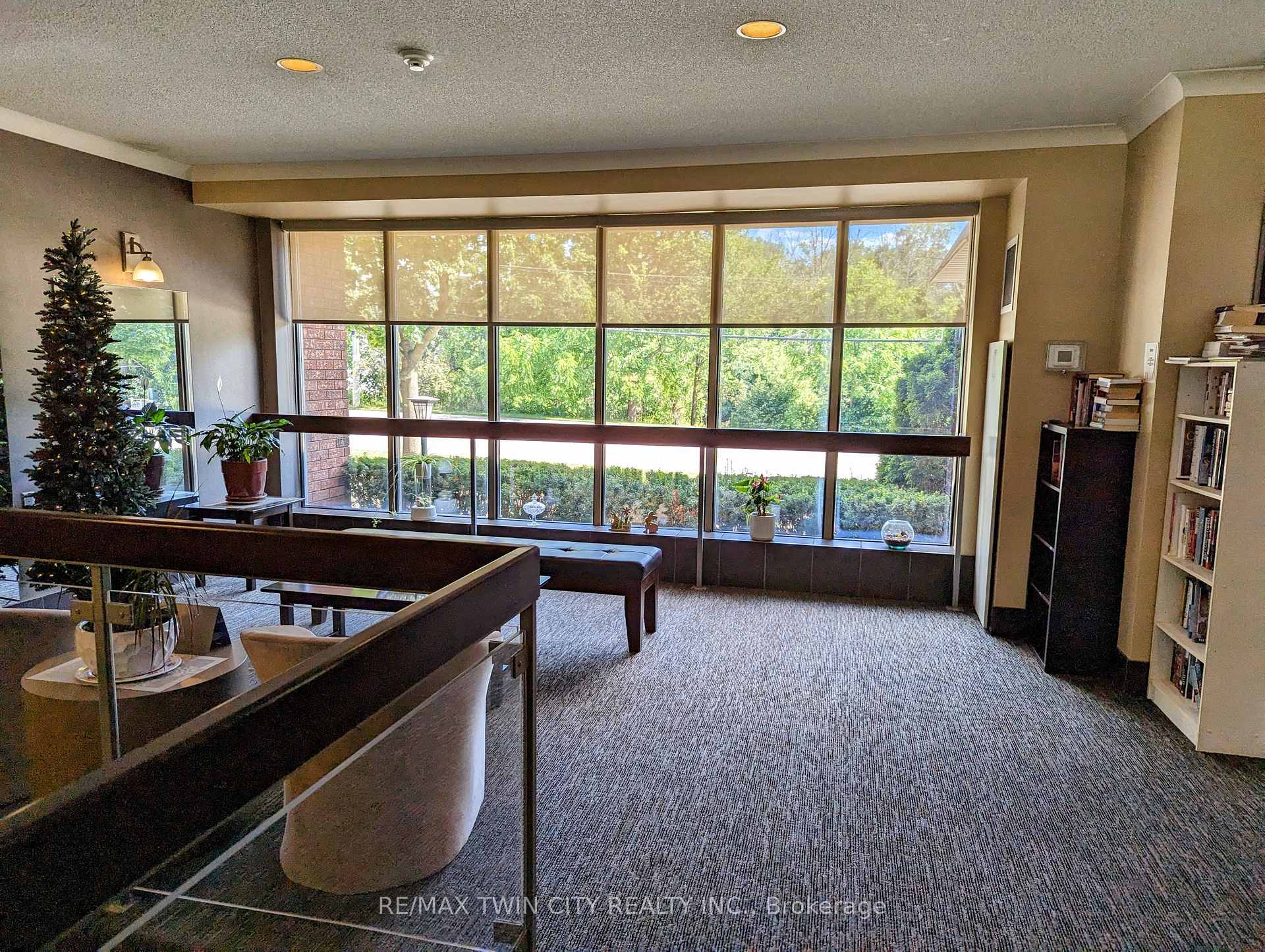 300 Keats Way 407, Waterloo — photo 4 of 5