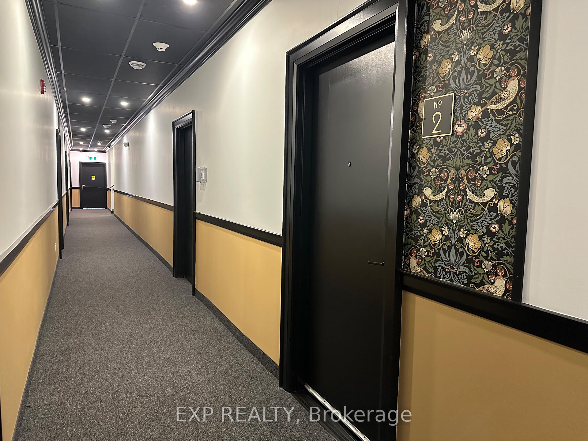 16 Hincks Street 9, St. Thomas — photo 2 of 5