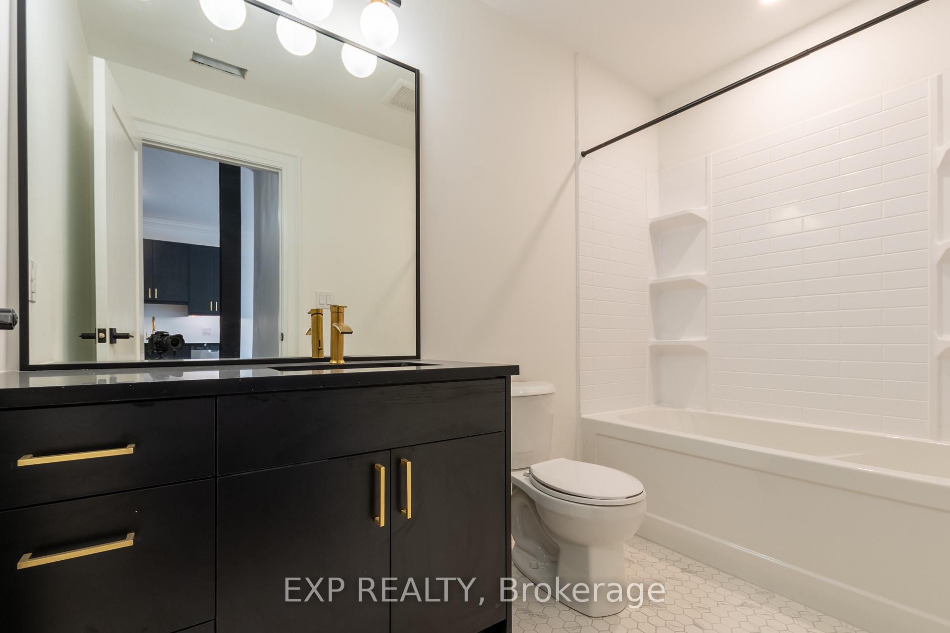 16 Hincks Street 6, St. Thomas — photo 4 of 5
