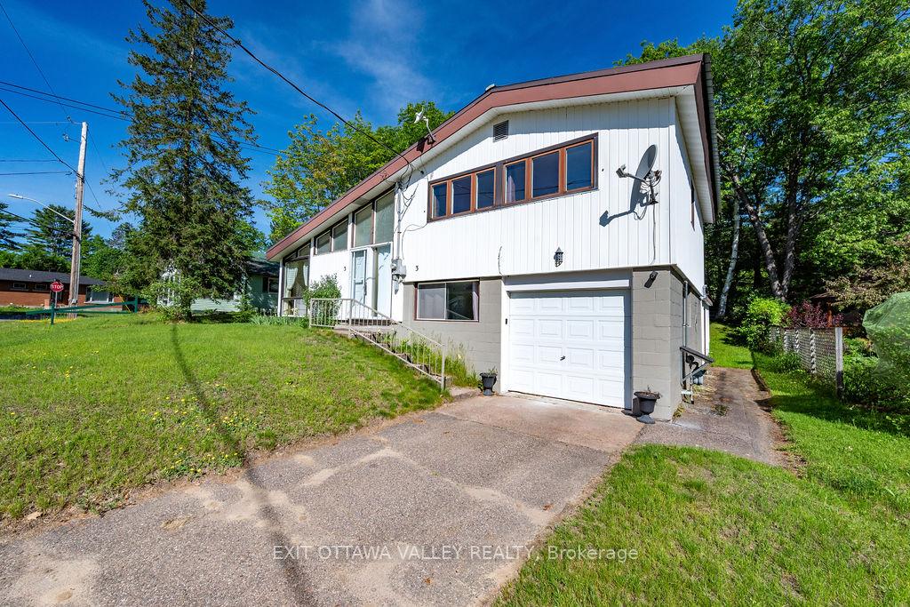 3 Newton Crescent, Deep River — photo 2 of 5