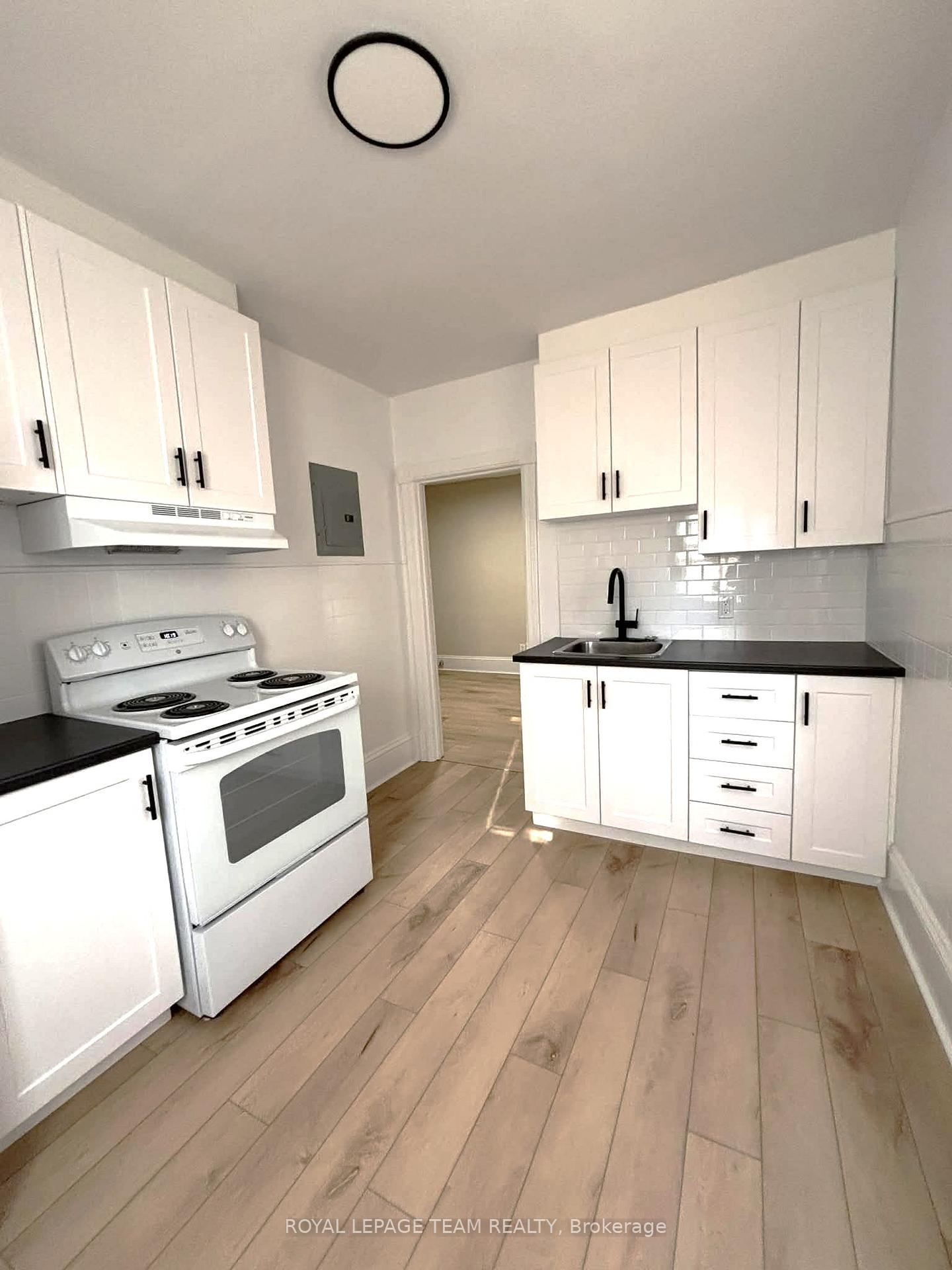 158 St Andrew Street, Lower Town - Sandy Hill — photo 4 of 5