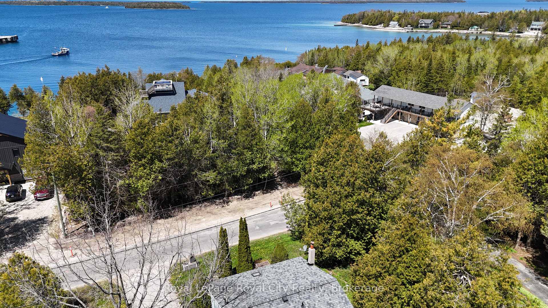 28 Harpur Drive, Northern Bruce Peninsula — photo 2 of 5