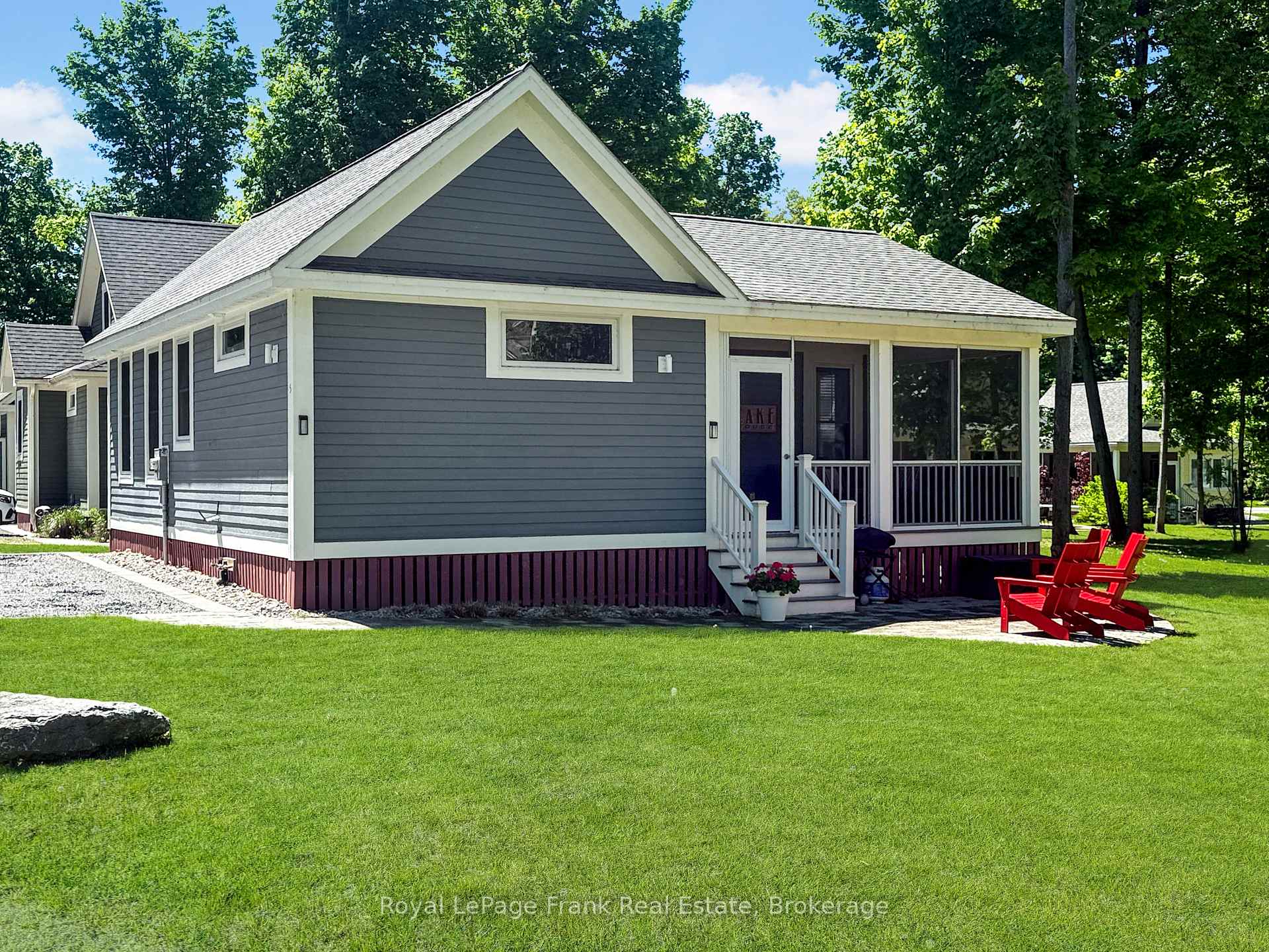 5 Hollow Lane 215, Prince Edward County — photo 2 of 5