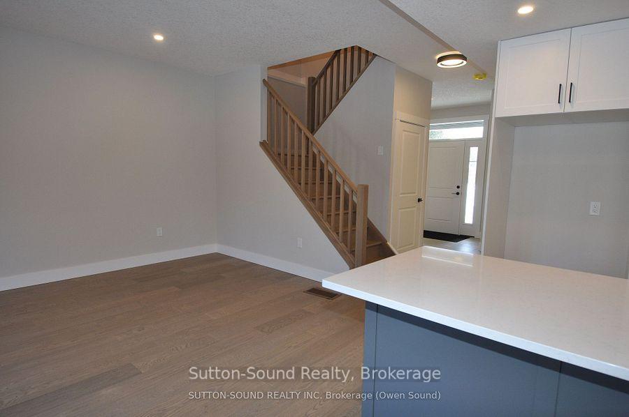622 8th Street W, Owen Sound — photo 3 of 5