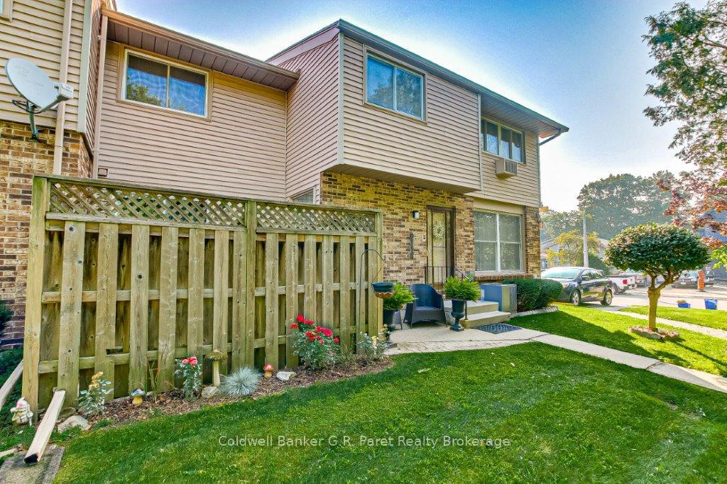 1 Lamer's Court 15, Tillsonburg — photo 2 of 5