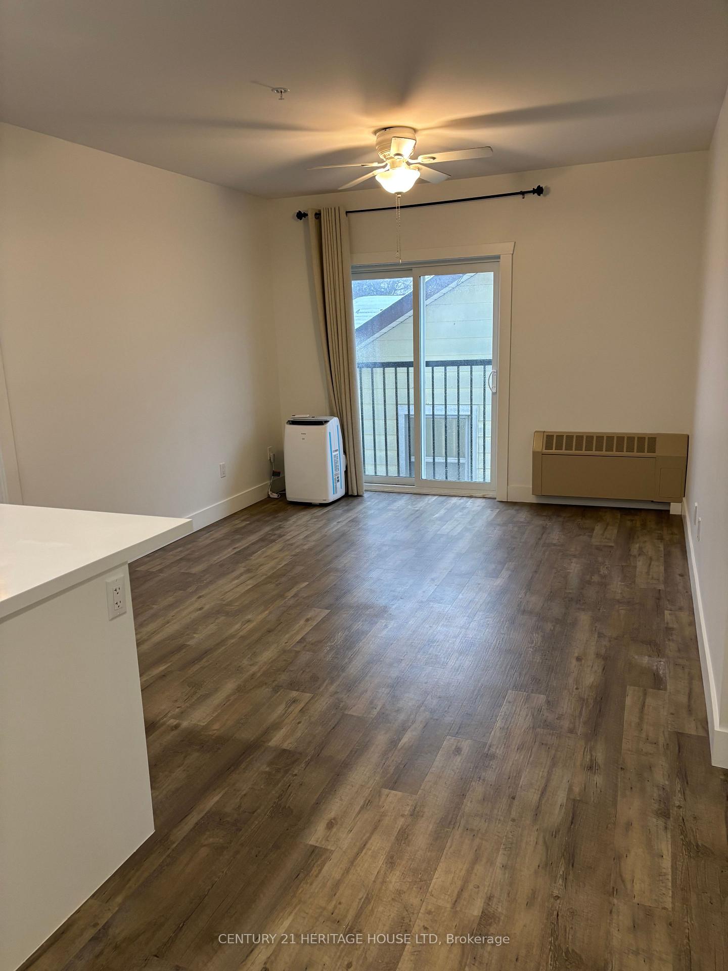 69 Curtis Street 302, St. Thomas — photo 2 of 5