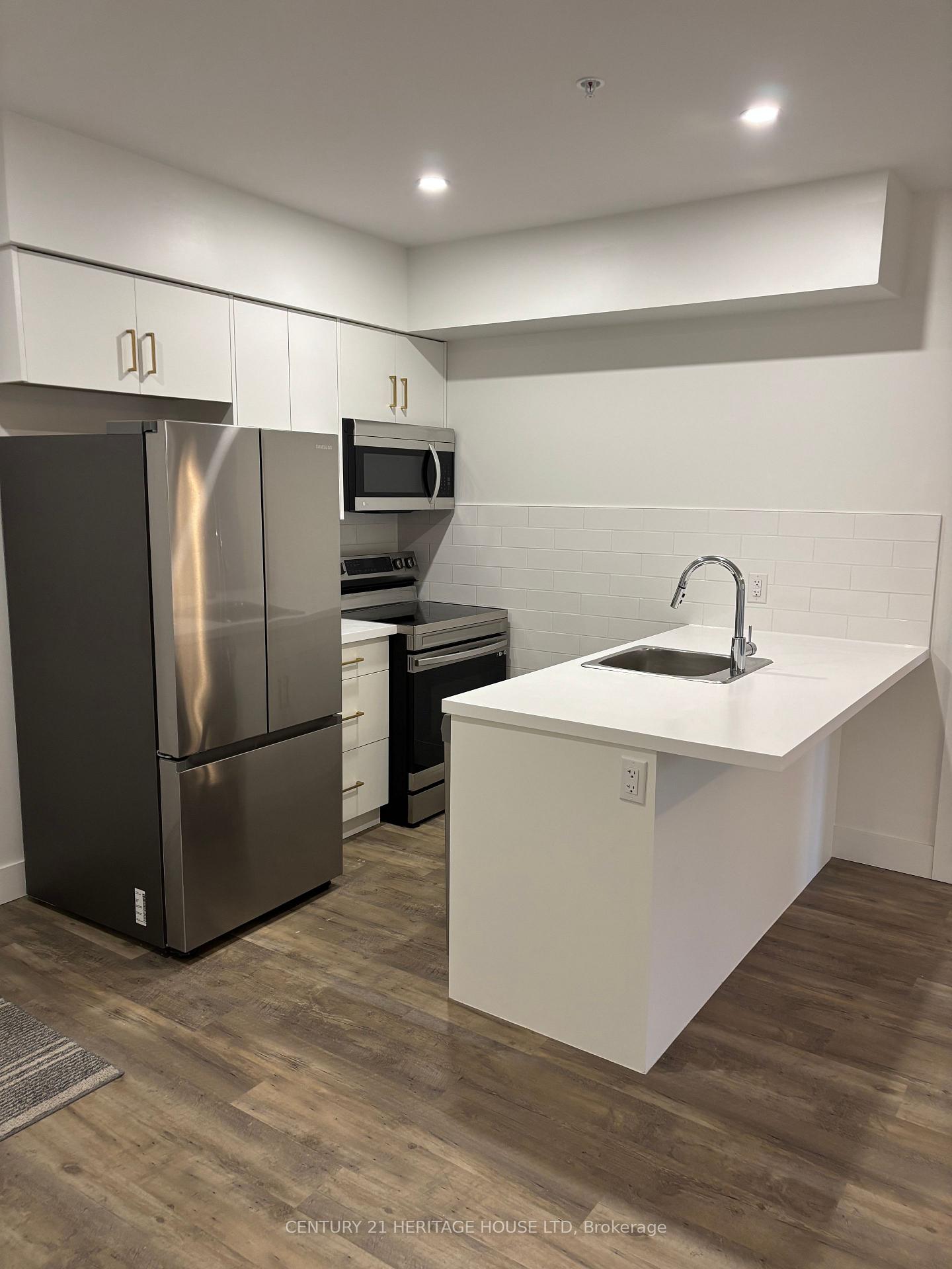69 Curtis Street 302, St. Thomas — photo 3 of 5