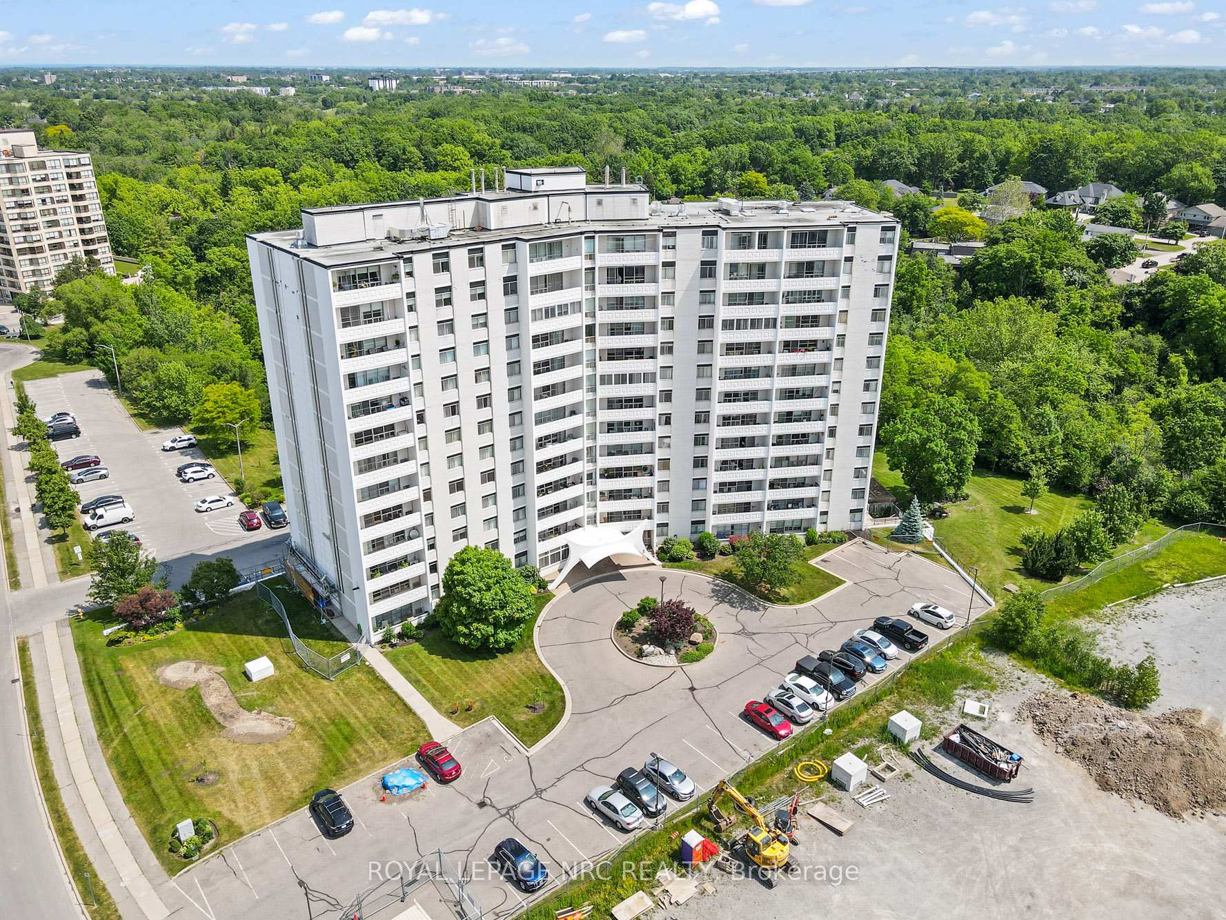 15 Towering Heights Boulevard 904, St. Catharines, ON L2T 3G7