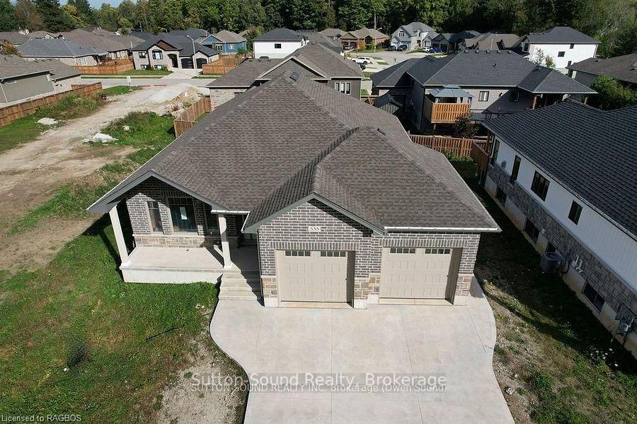 335 6th Avenue W, Owen Sound — photo 2 of 3