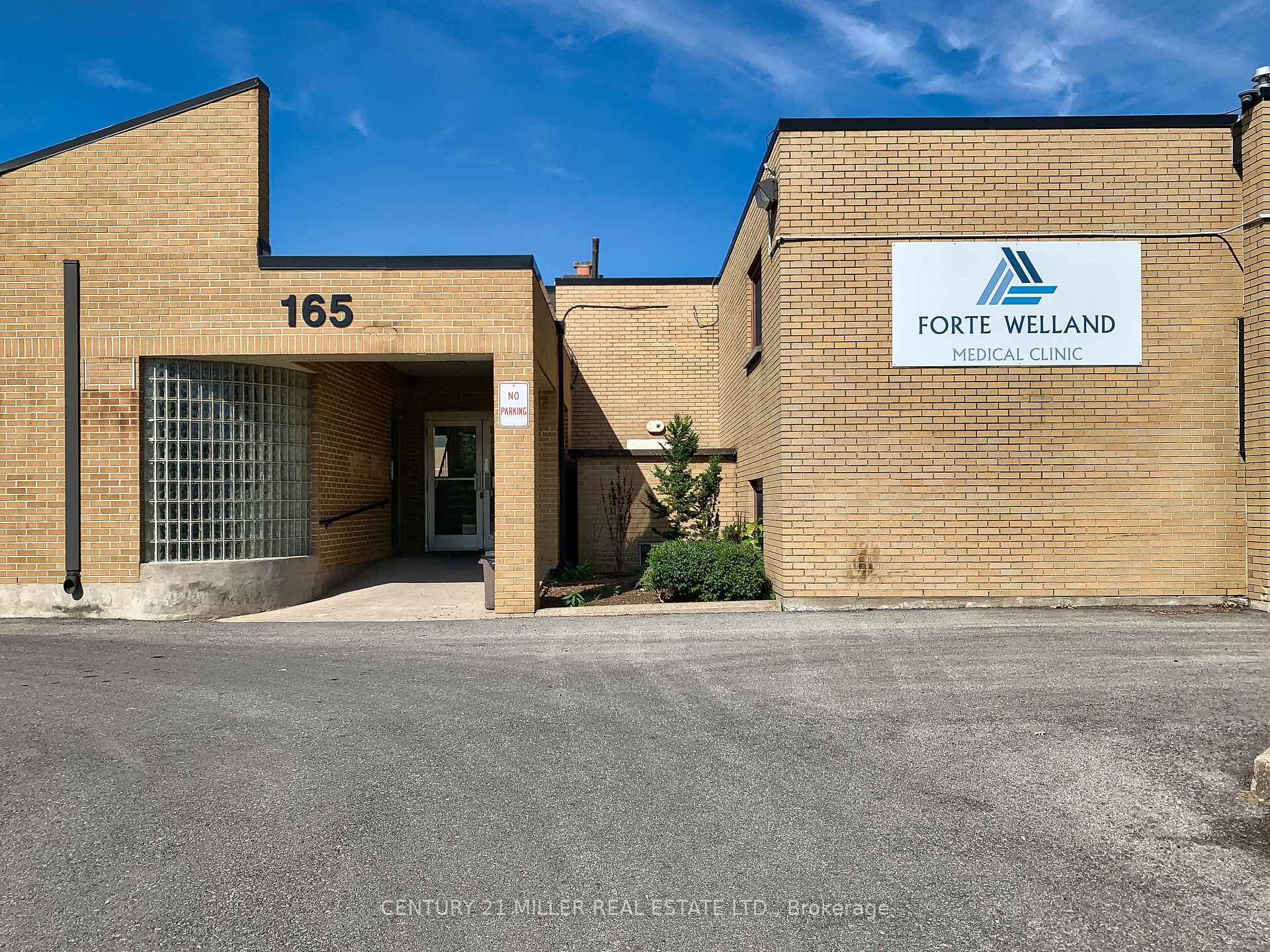 165 Plymouth Road 2, Welland, ON L3B 3E1 — Welland, Ontario