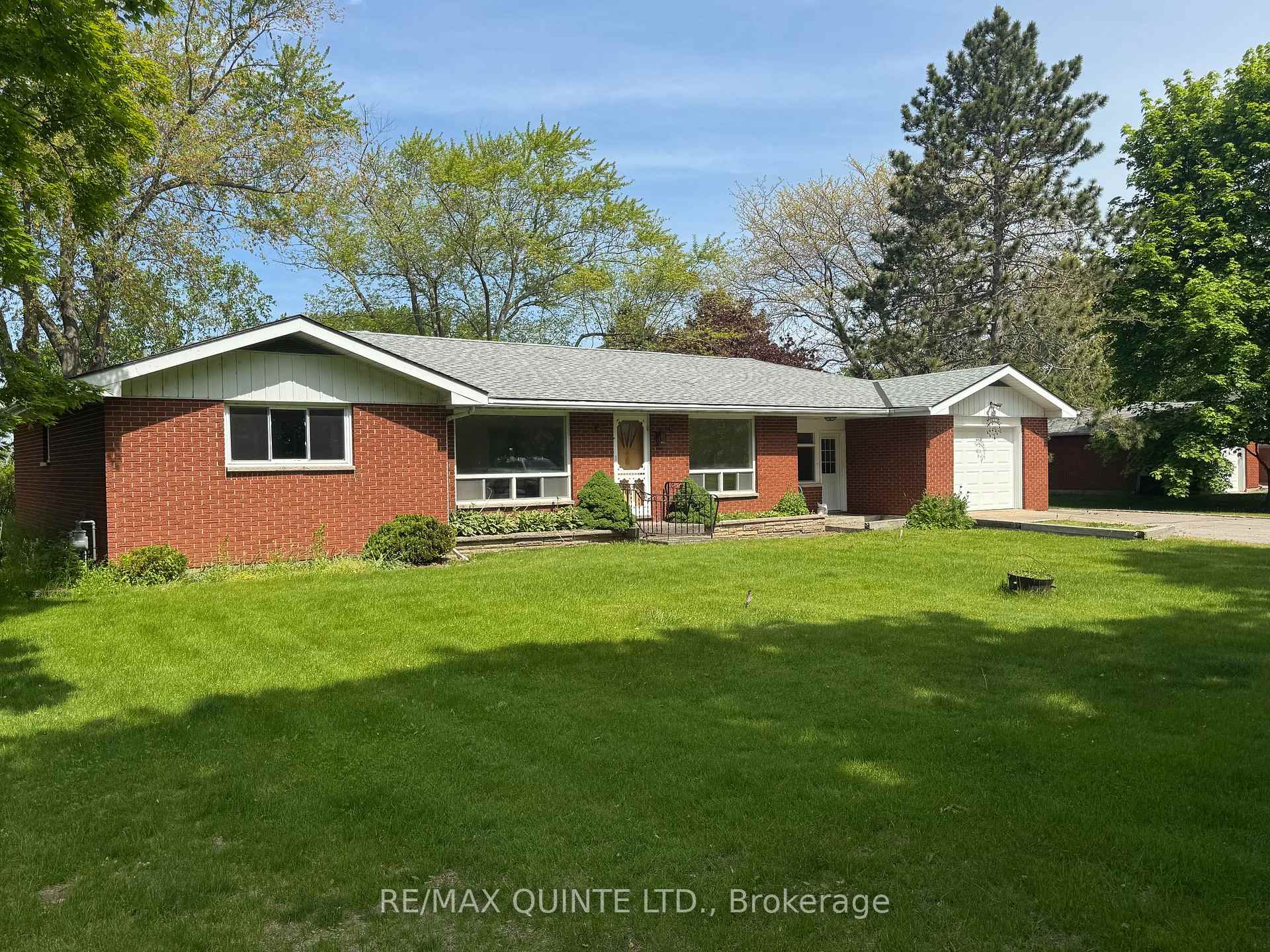 1462 County Road 12 N/A, Prince Edward County — photo 2 of 5