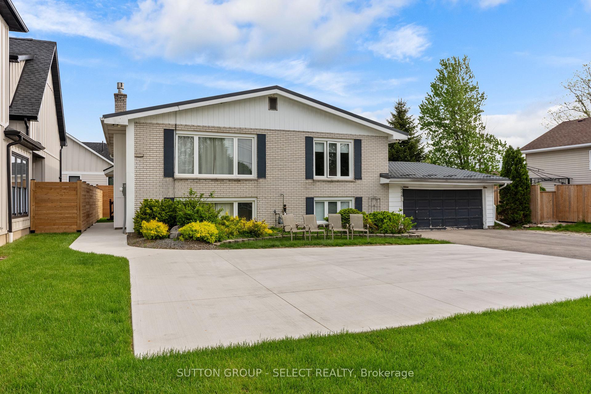 296 Huron Street W, South Huron, ON N0M 1S2 — South Huron, Ontario