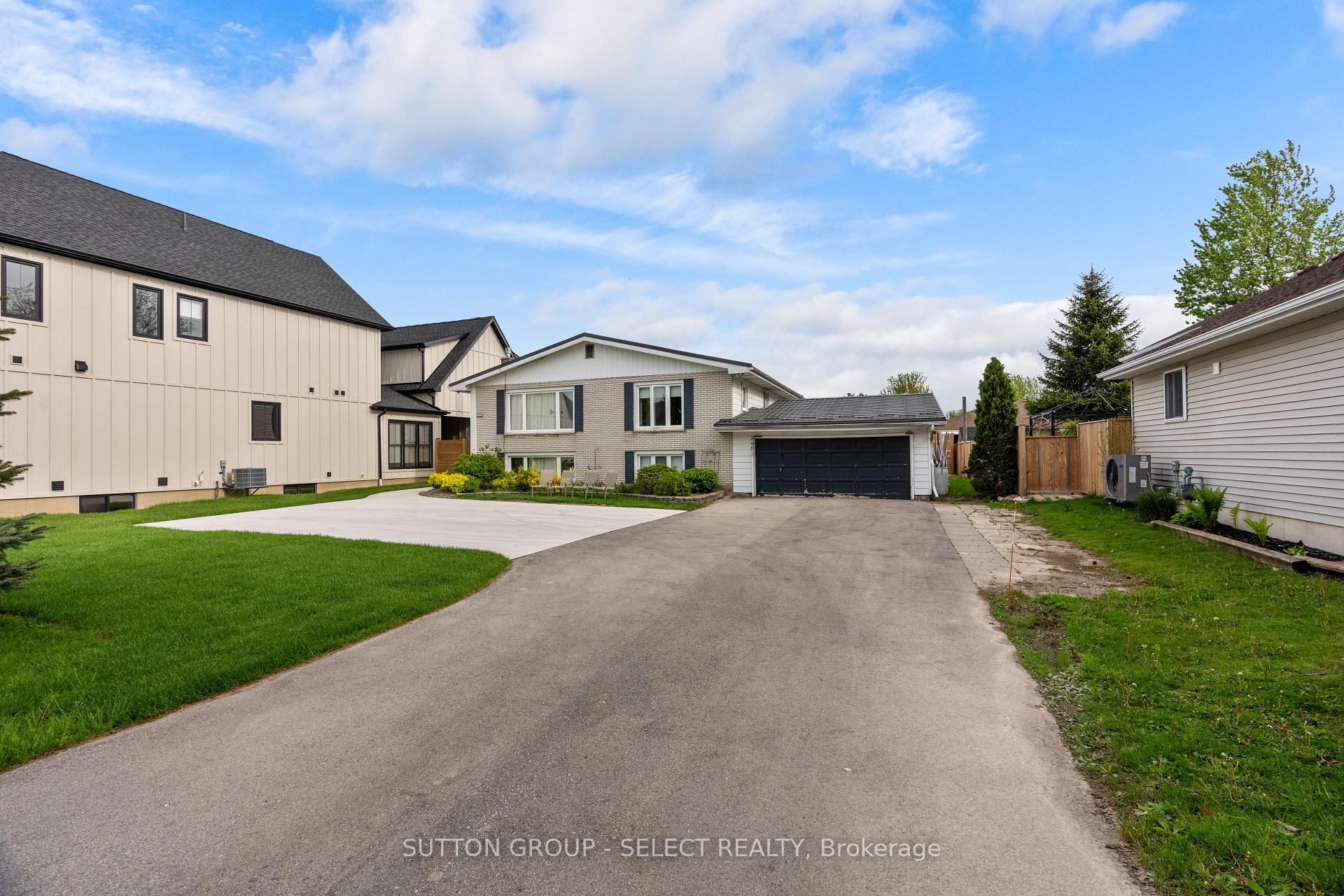 296 Huron Street W, South Huron — photo 2 of 5