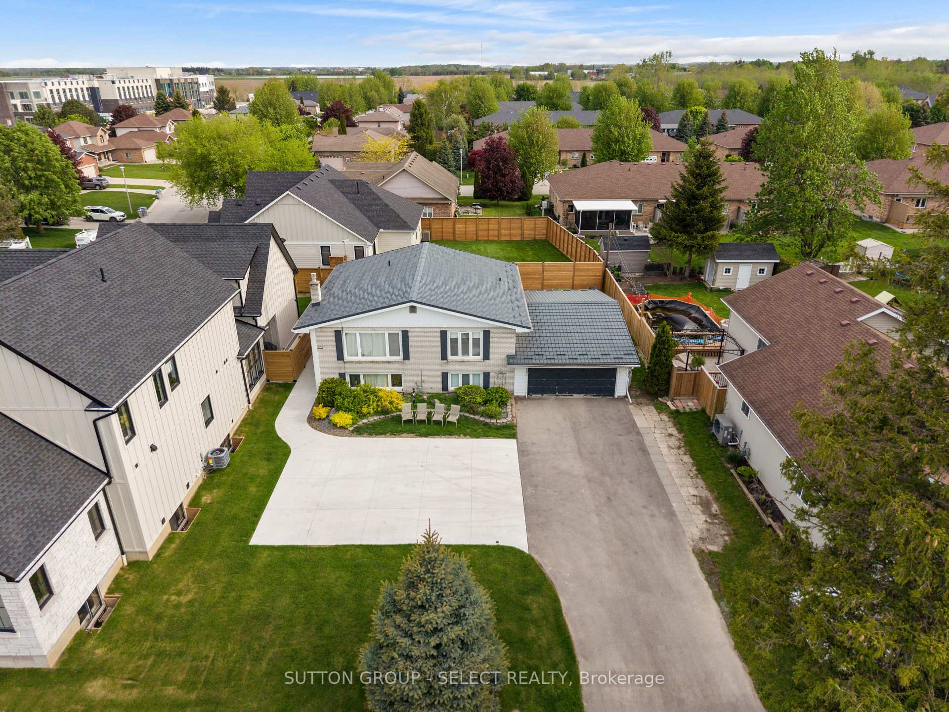 296 Huron Street W, South Huron — photo 4 of 5