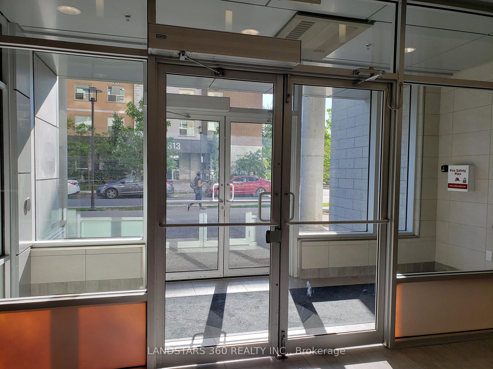 318 Spruce Street 1006, Waterloo — photo 3 of 5