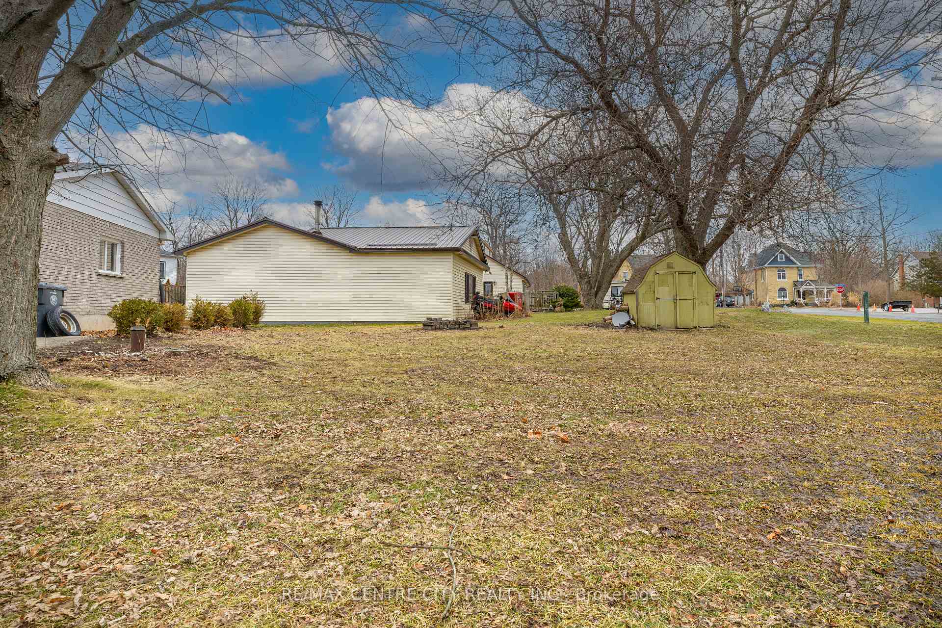 42606 Johnathon Street, Central Elgin — photo 3 of 5