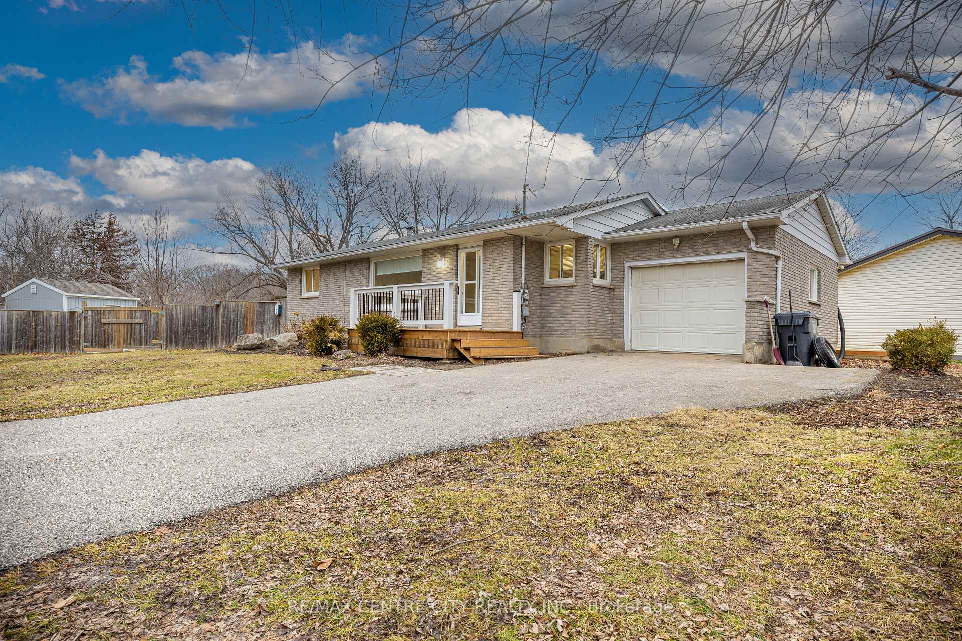 42606 Johnathon Street, Central Elgin — photo 4 of 5