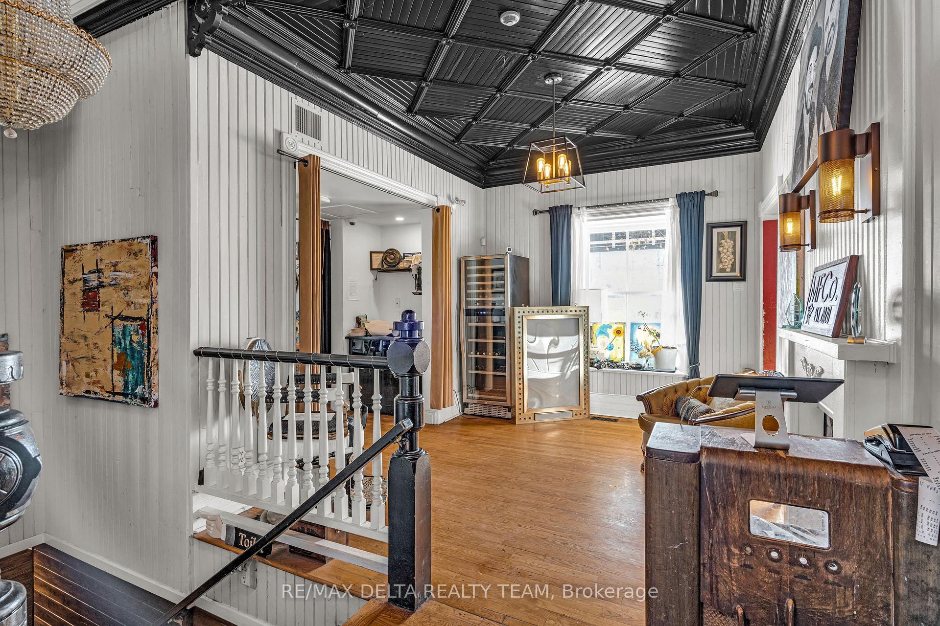 2607 OLD MONTREAL Road, Orleans - Cumberland and Area — photo 5 of 5