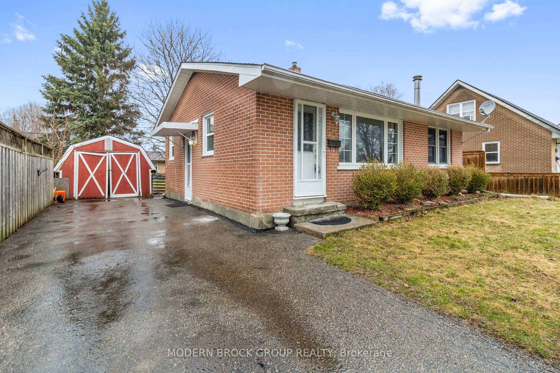 94 Bisley Crescent, Brockville — photo 3 of 5