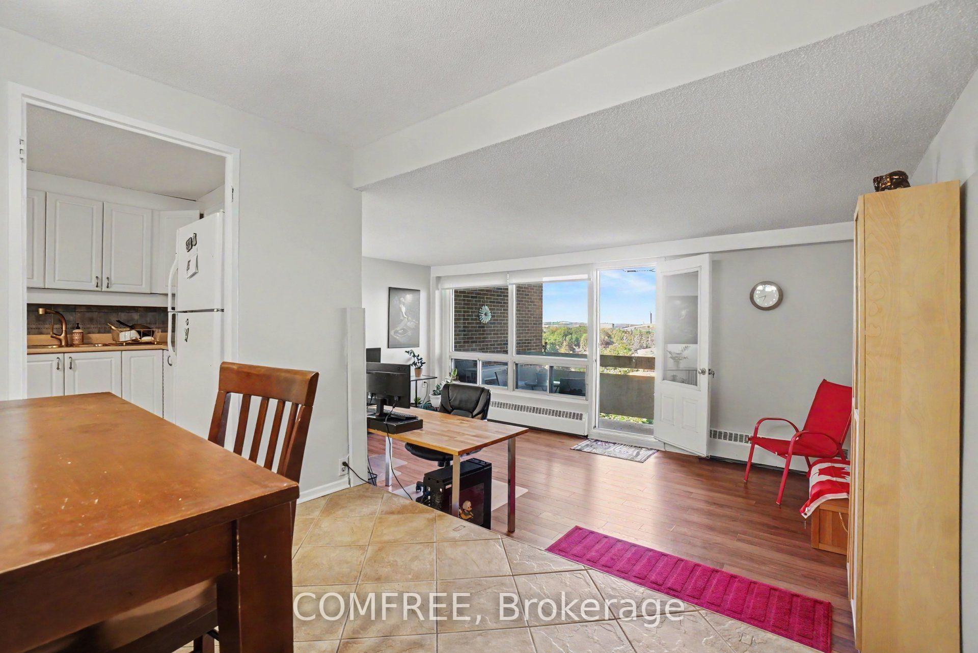 915 Elmsmere Road 817, Beacon Hill North - South and Area — photo 5 of 5