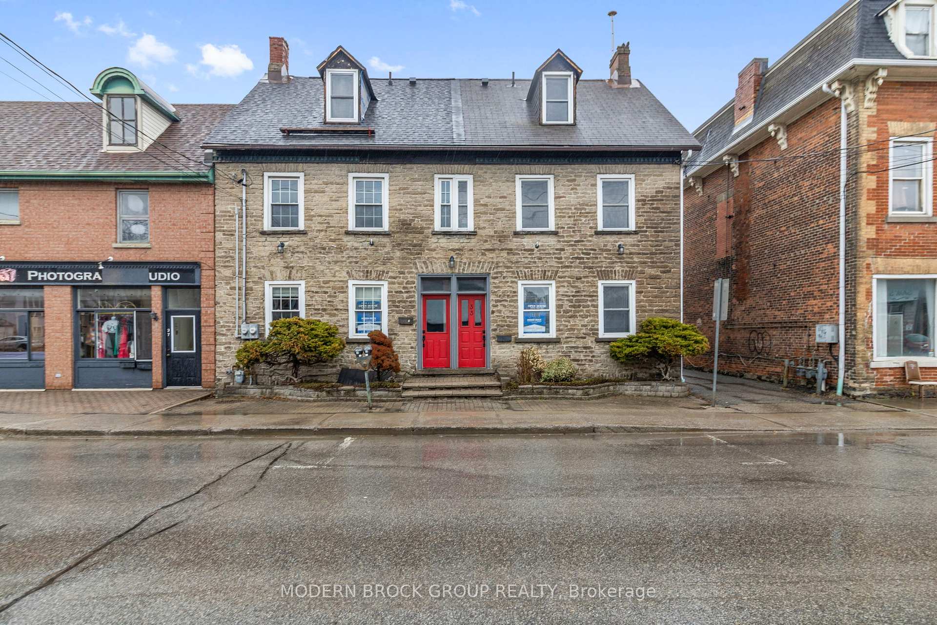 33 Perth Street, Brockville, ON K6V 5C3