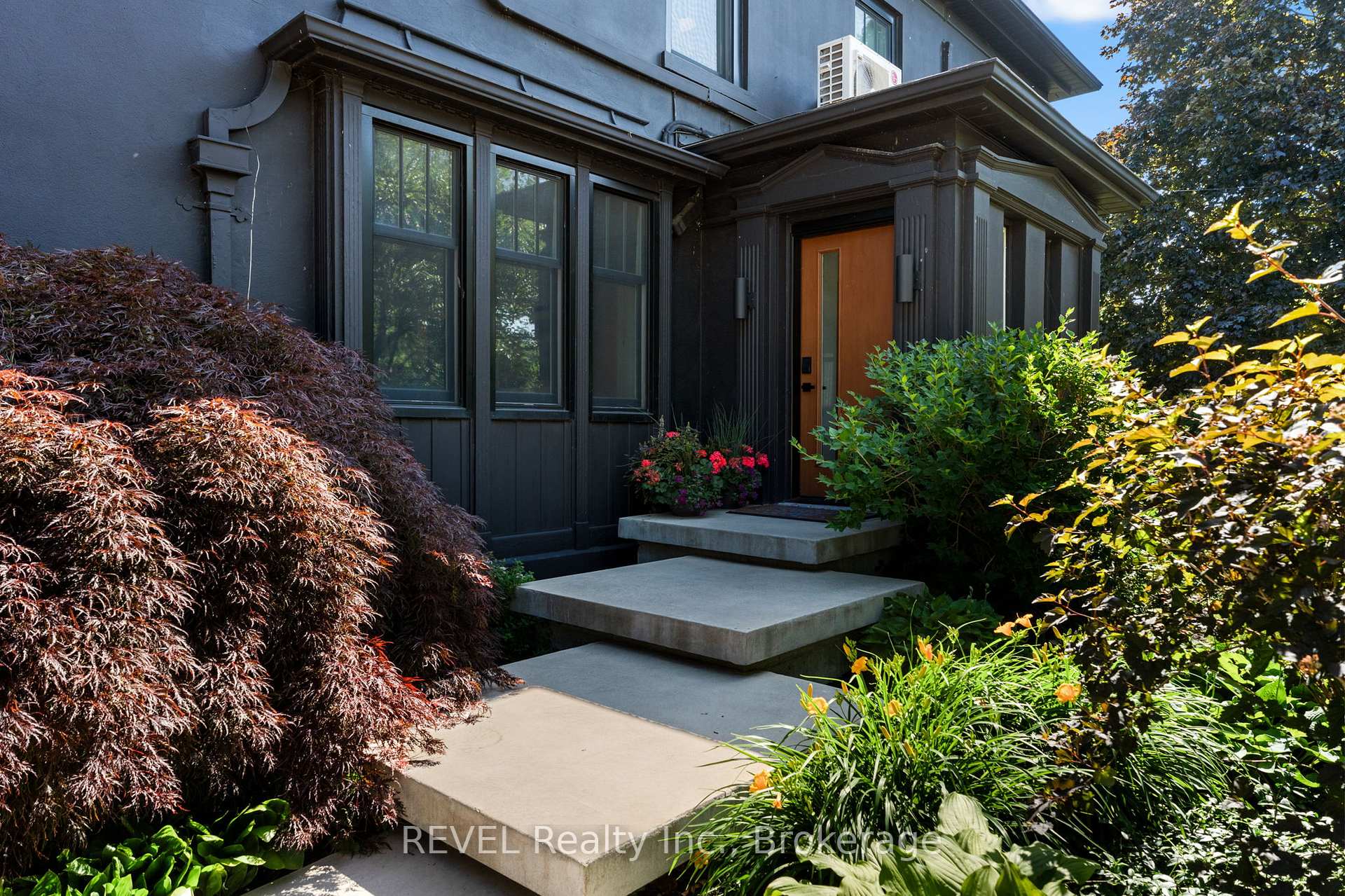 3543 King Street, Lincoln — photo 3 of 5
