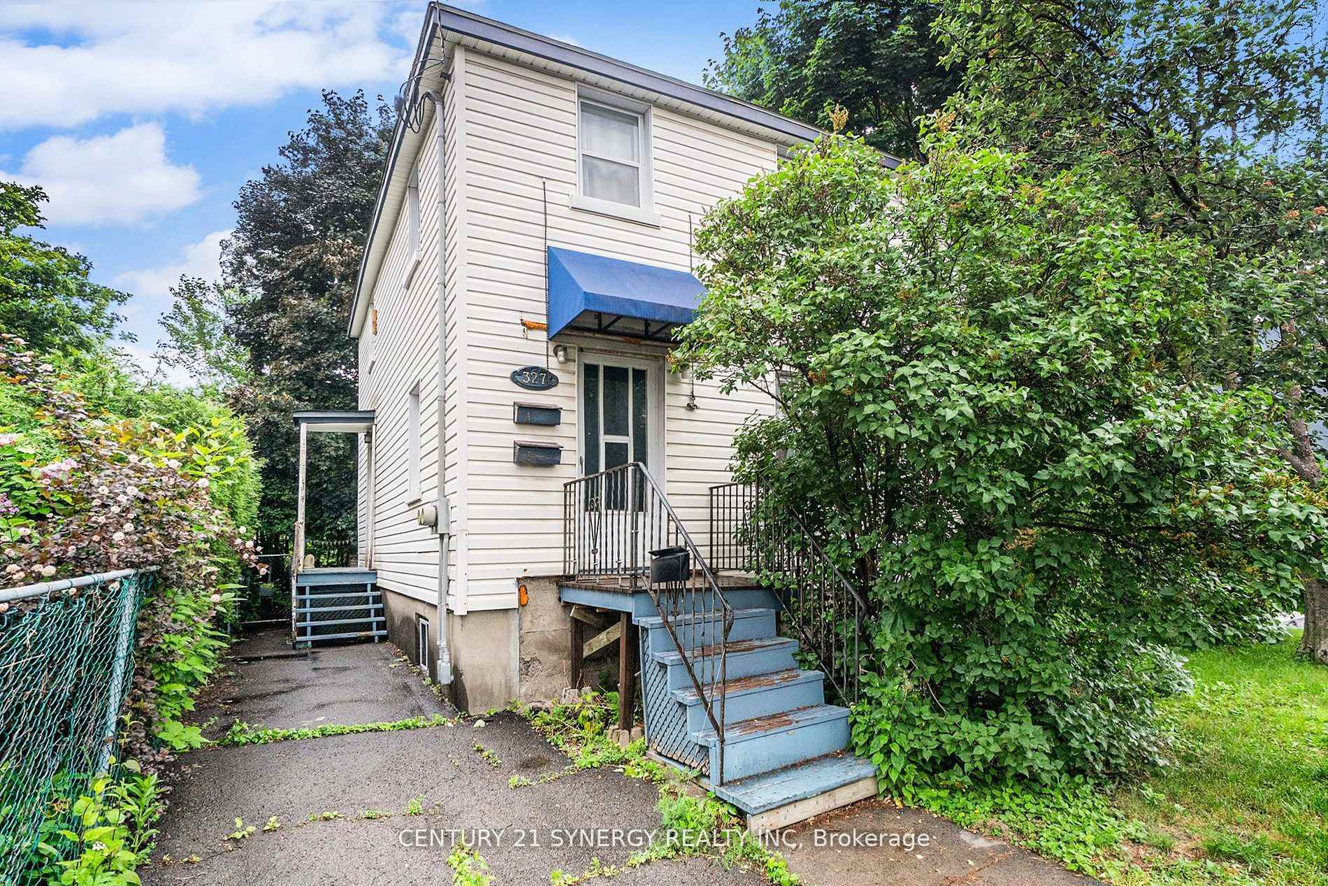 327 Richelieu Avenue, Vanier and Kingsview Park, ON K1L 6J8