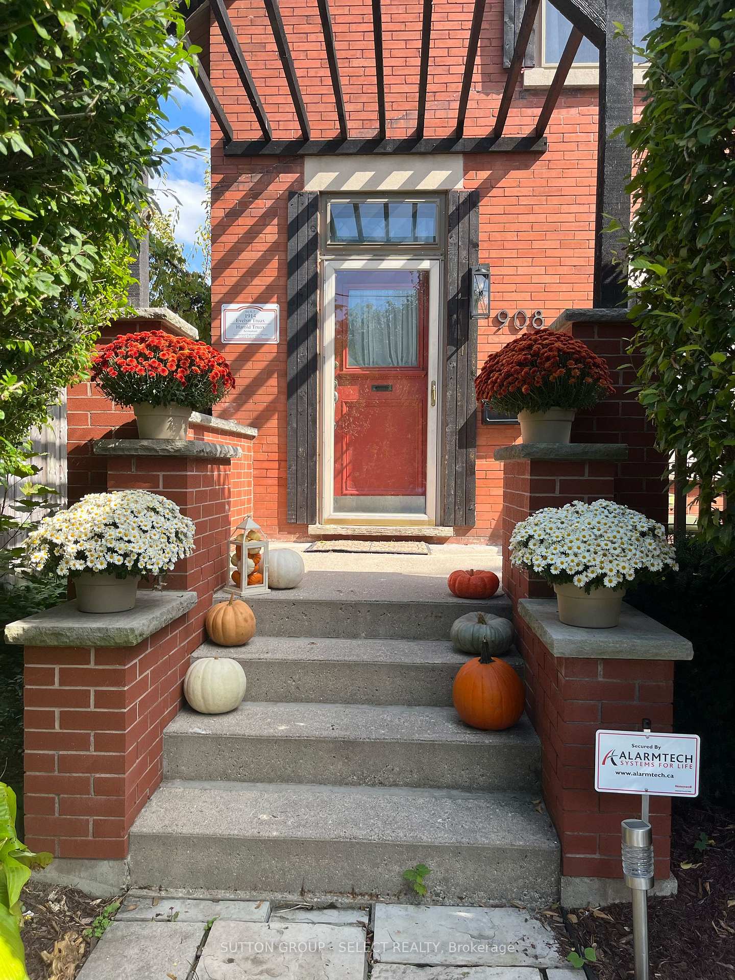 residential Property Image no.1